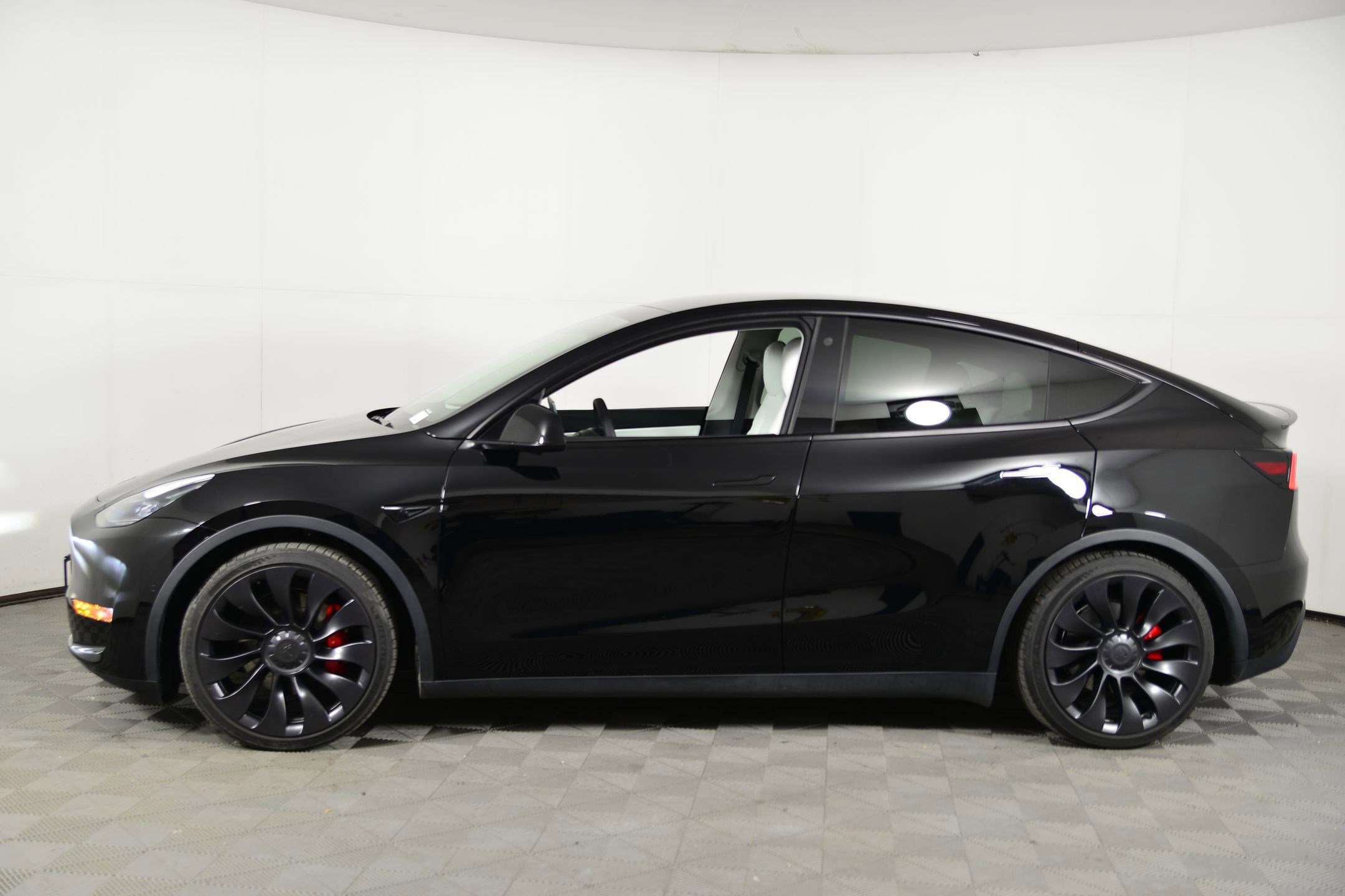 Used 2022 Tesla Model Y Performance with VIN 7SAYGDEF6NF515969 for sale in Rockville, MD