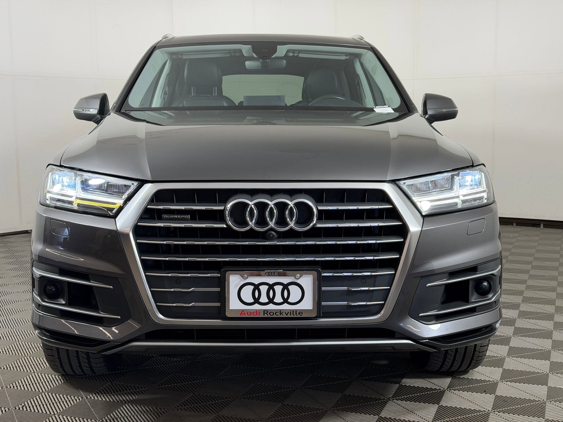 Q7 Premium Plus SUV