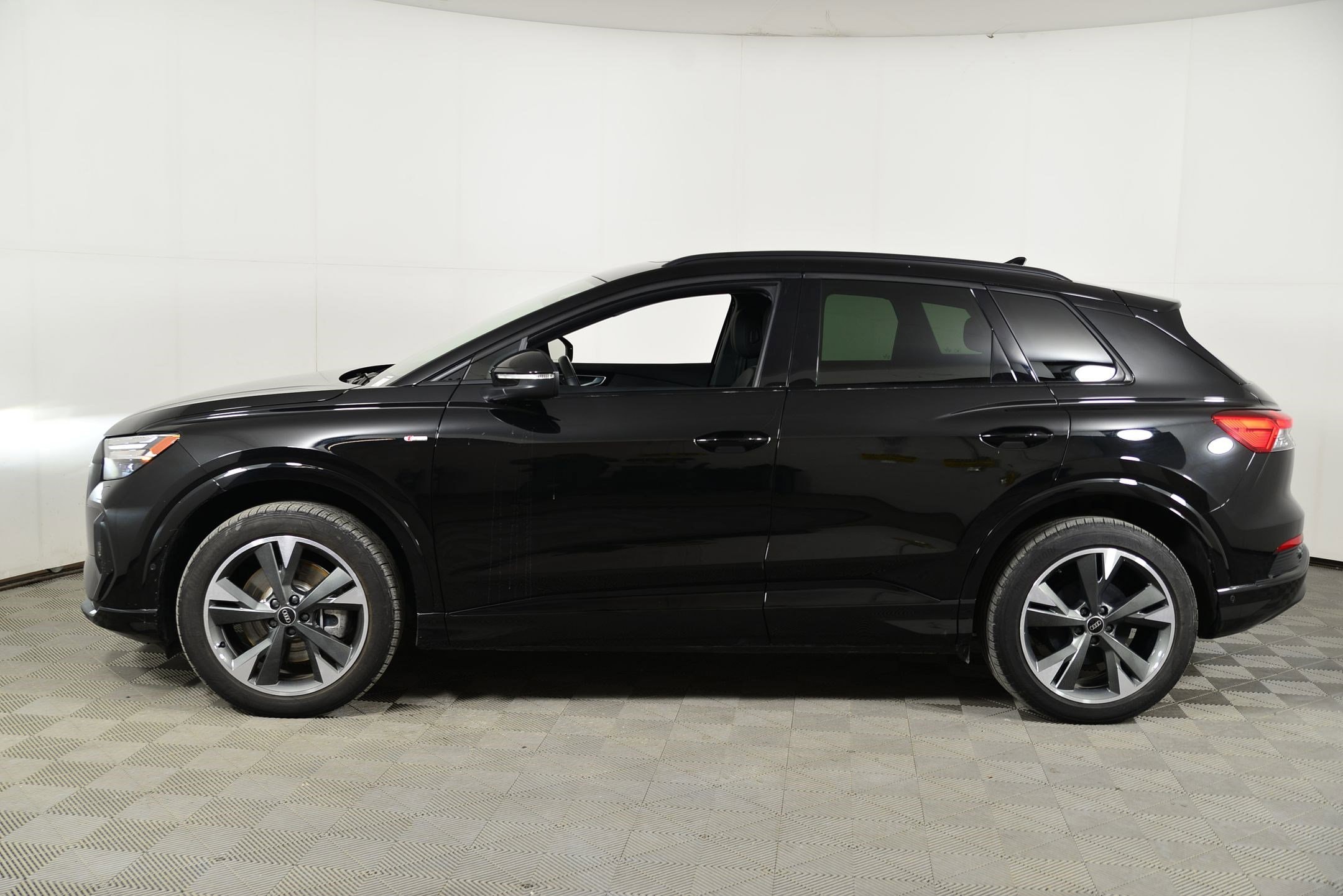 Certified 2024 Audi Q4 e-tron Prestige with VIN WA1M2BFZ5RP029506 for sale in Rockville, MD