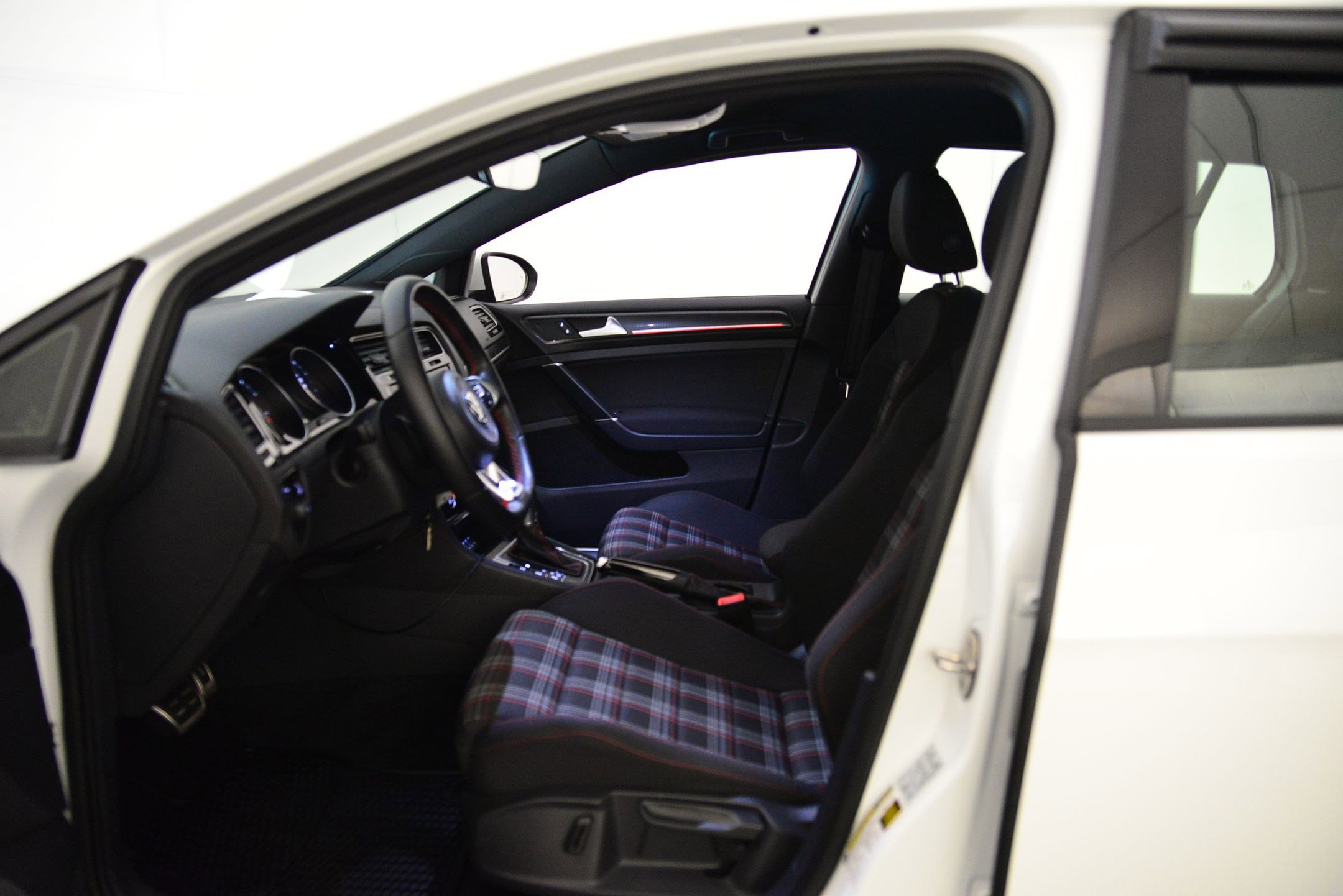 2019 Volkswagen Golf GTI S photo 4