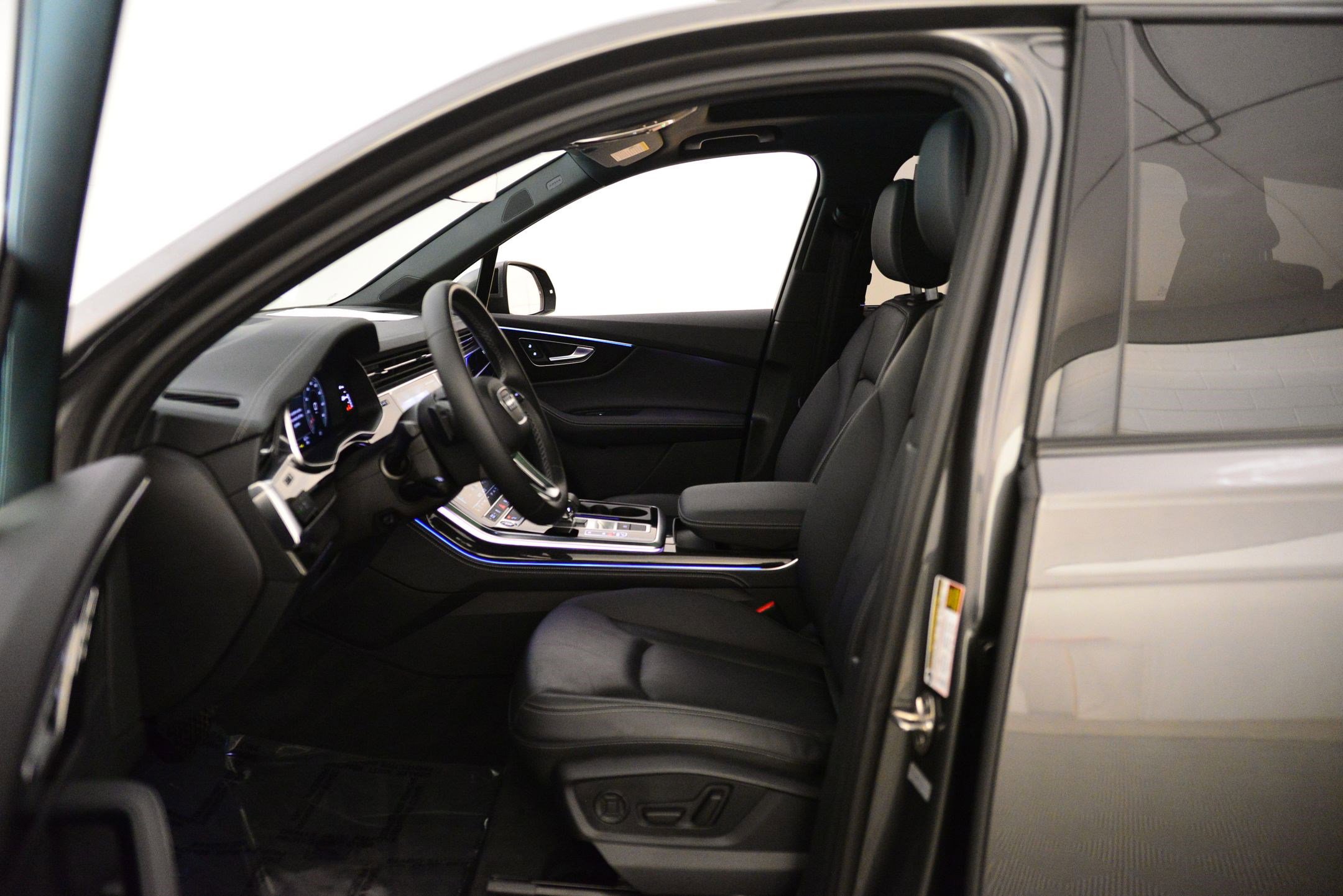 2025 Audi Q7 Premium Plus photo 3