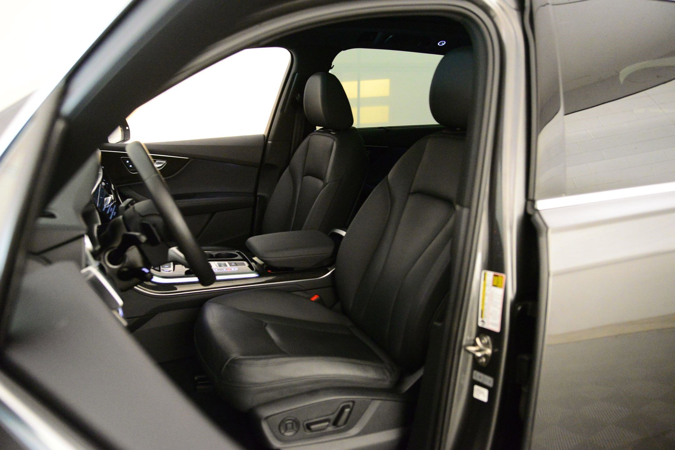 2021 Audi Q7 Premium Plus photo 3