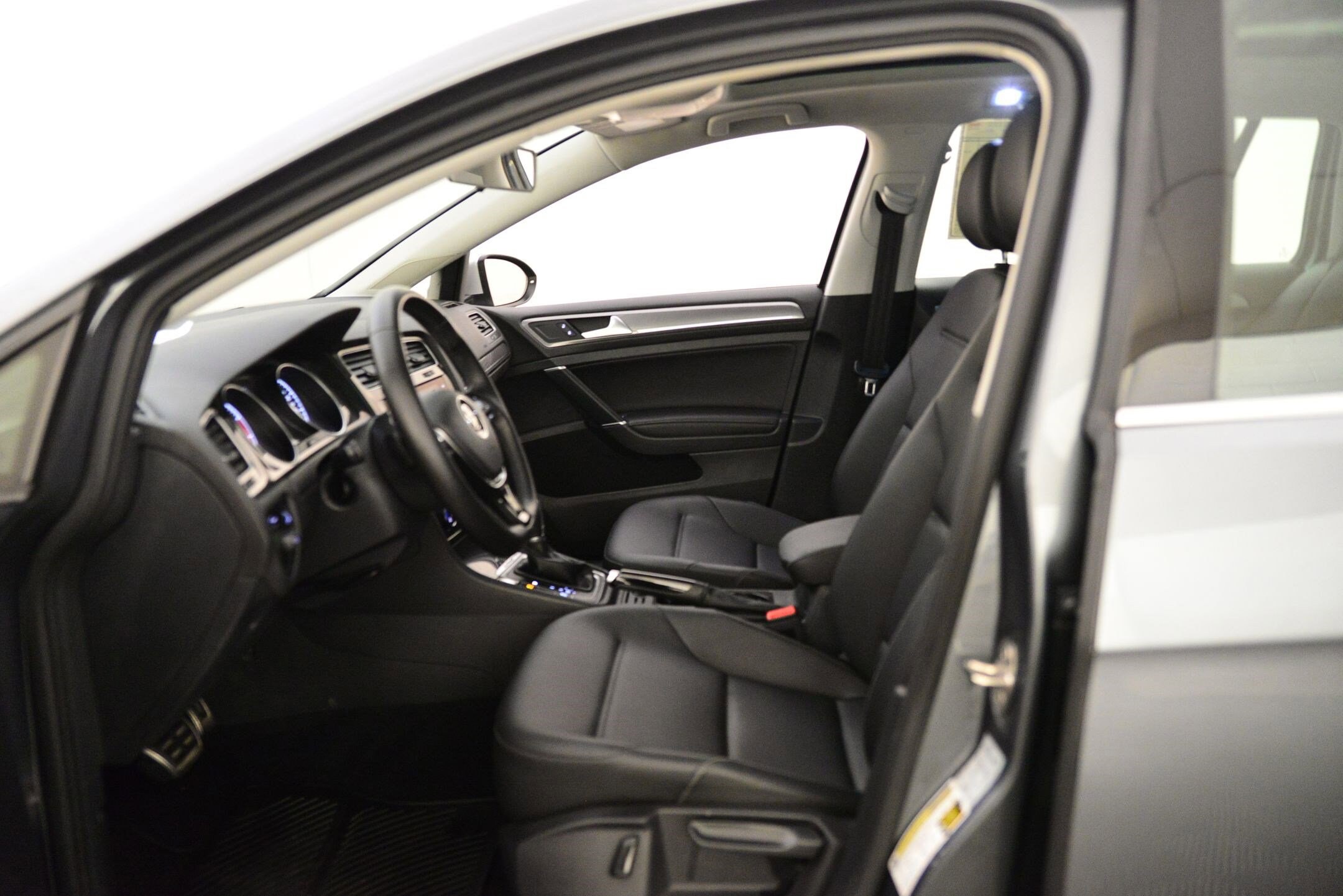 2018 Volkswagen Golf Alltrack SE photo 4