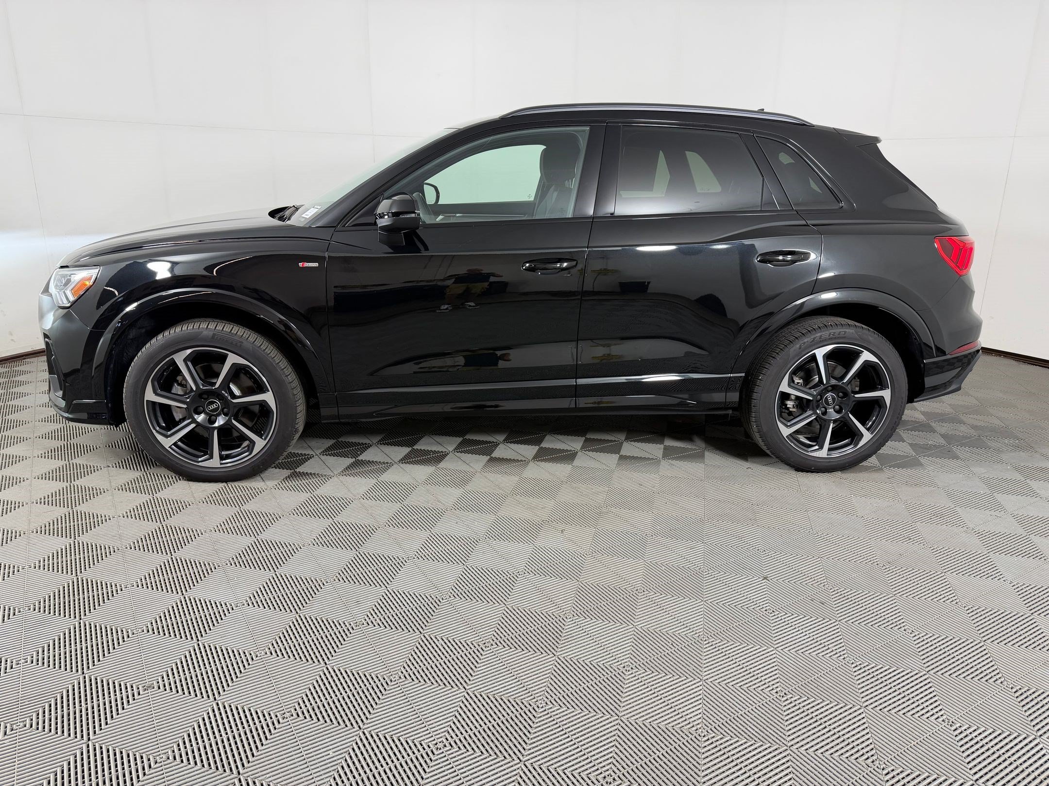 Q3 S Line Premium Plus SUV