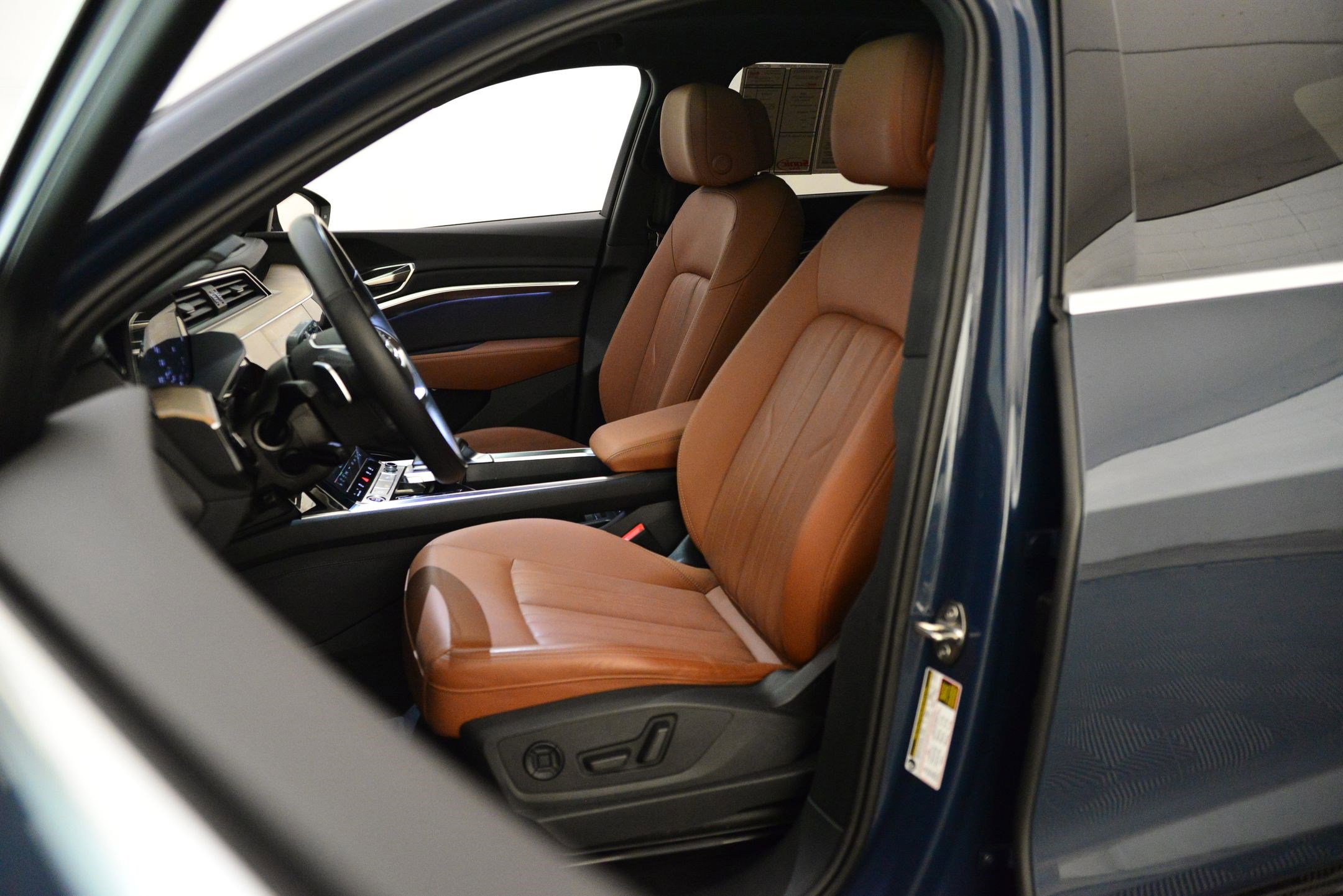 2024 Audi Q8 E-tron Premium Plus photo 3