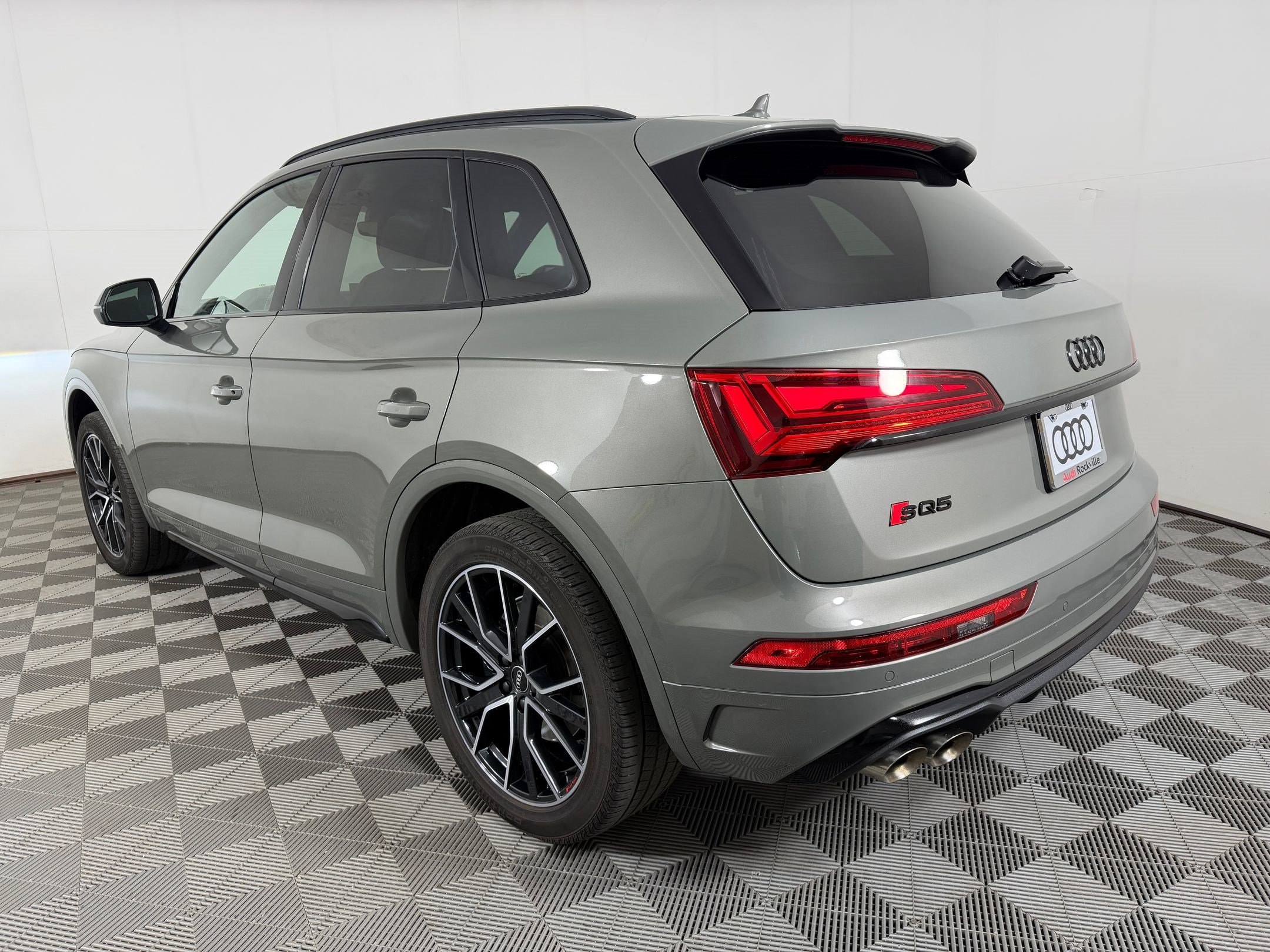 SQ5 Premium Plus SUV