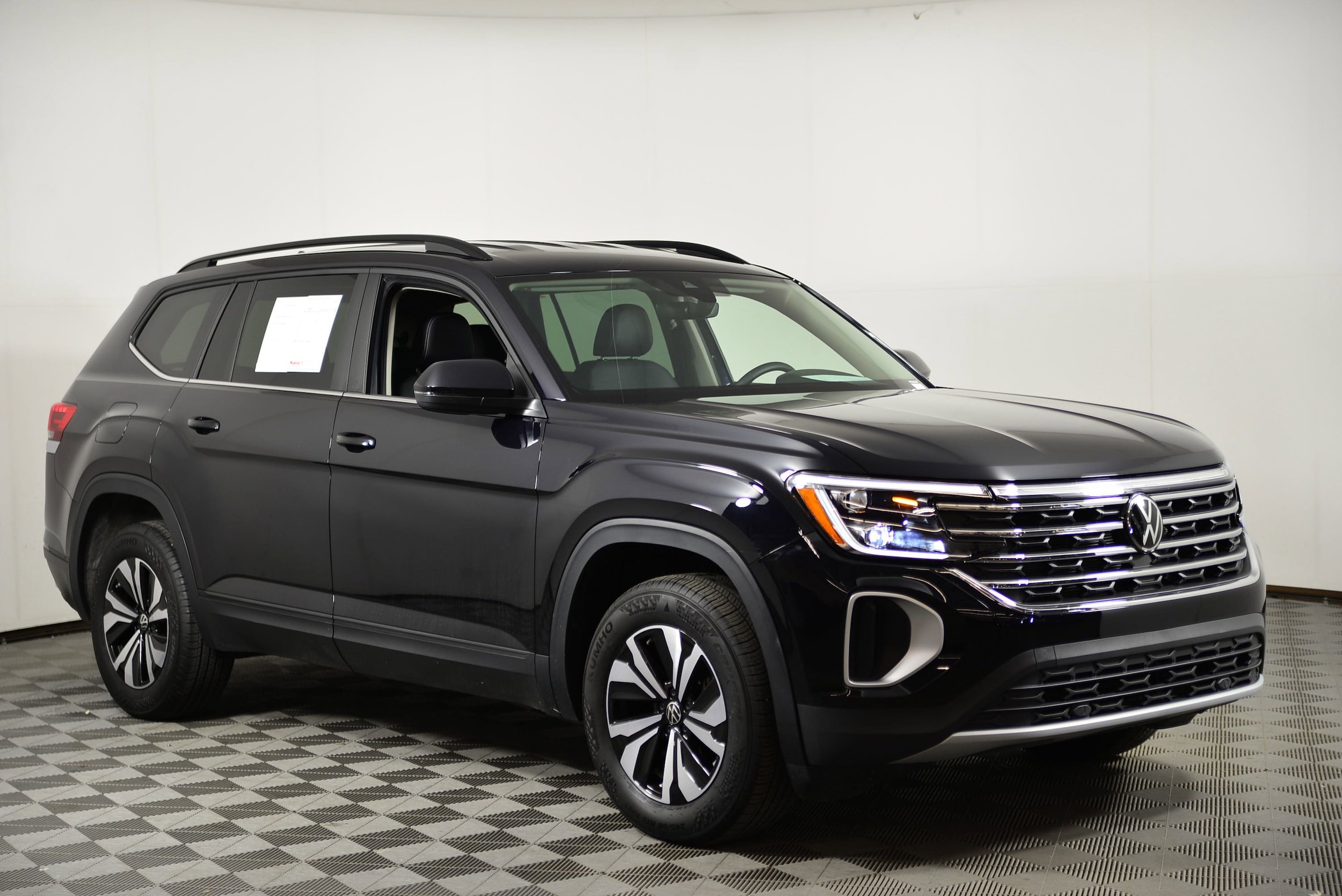 Used 2024 Volkswagen Atlas SE with VIN 1V2DR2CA5RC585207 for sale in Rockville, MD