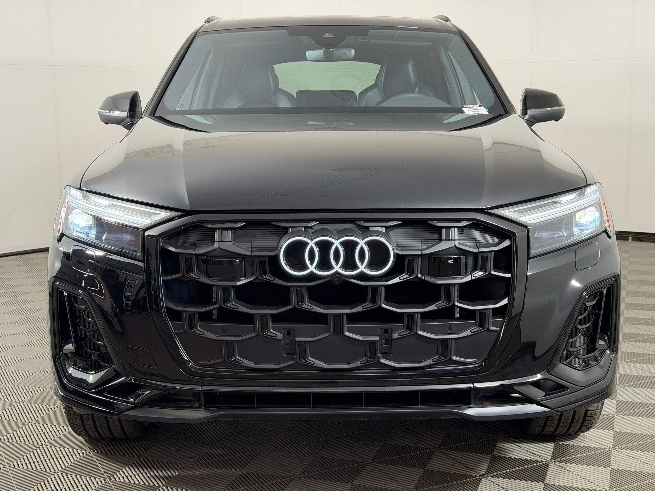 SQ7 Premium Plus SUV