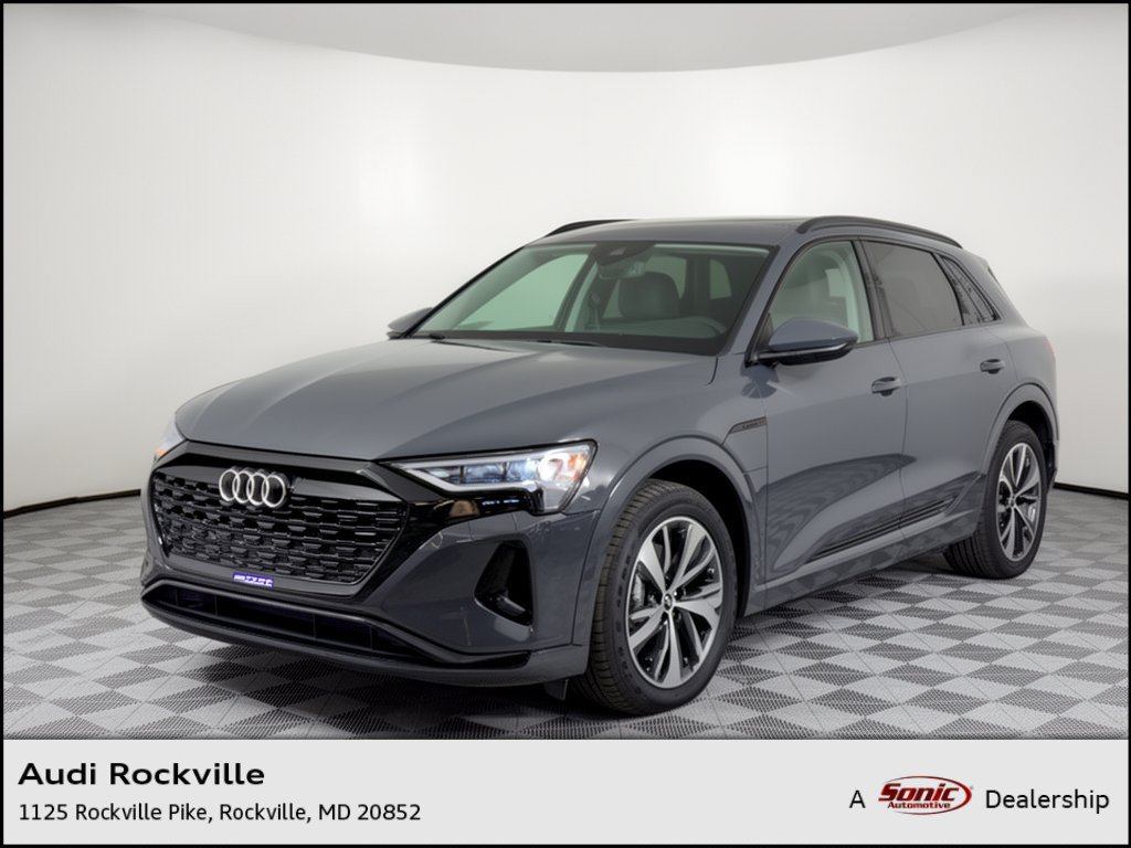  Audi Q8 e-tron