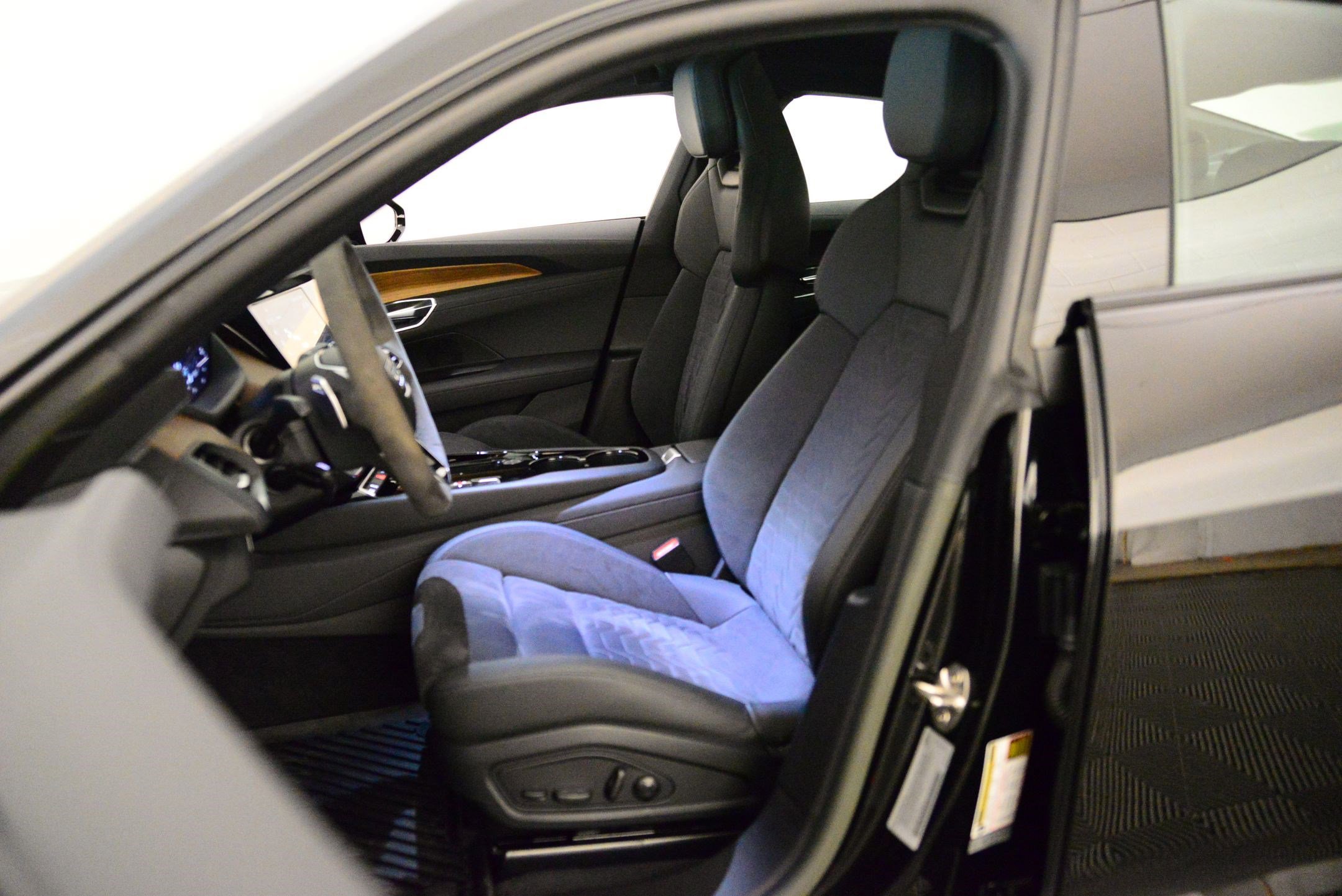 2023 Audi e-tron GT Premium Plus photo 3