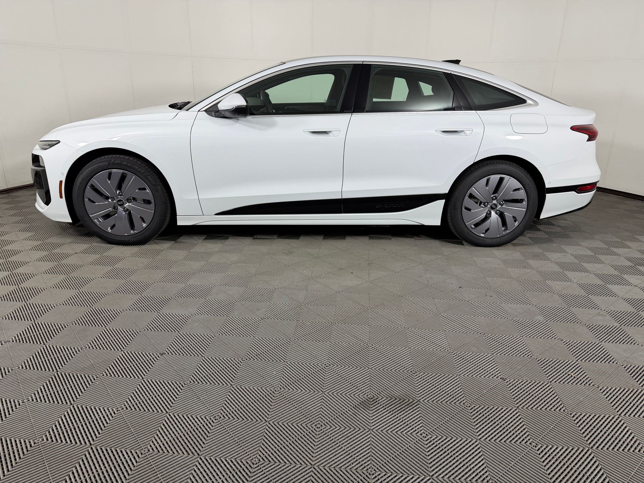 A6 Sportback E-tron Premium Sedan