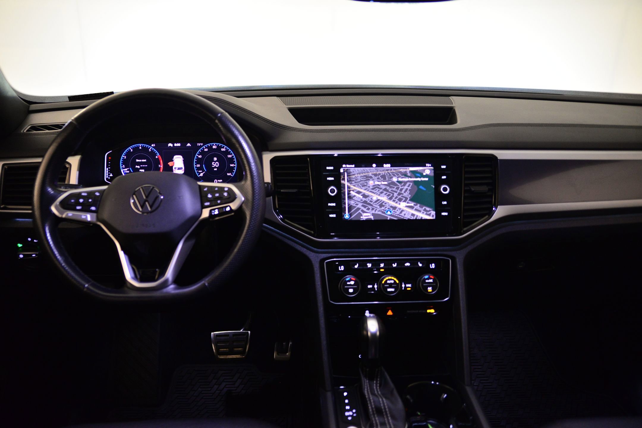 2021 Volkswagen Atlas Cross Sport V6 SEL photo 3