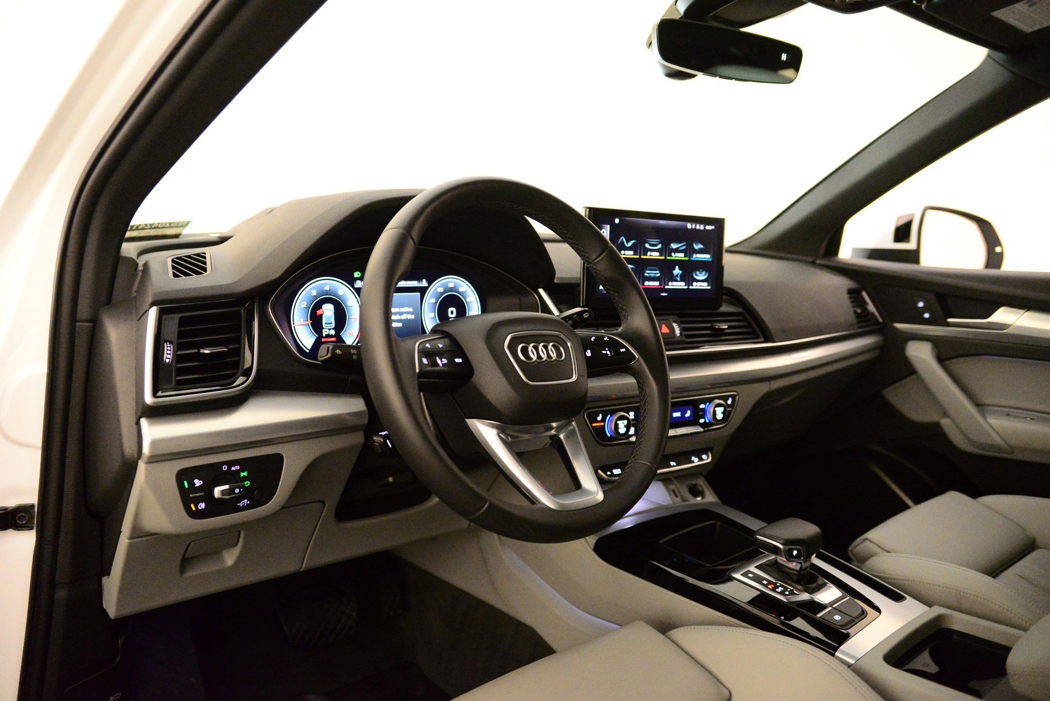 2025 Audi Q5 S line Premium photo 2