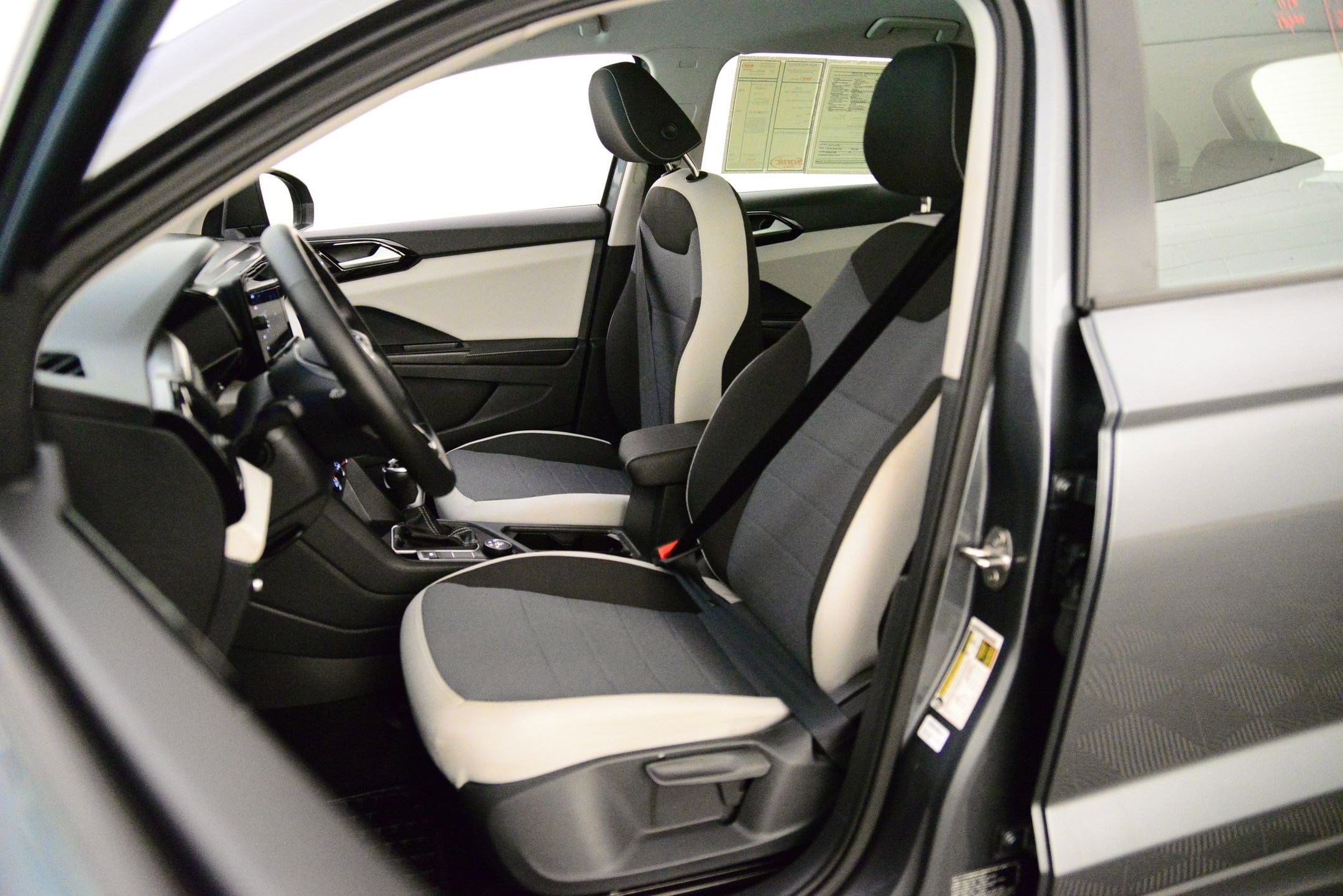 2025 Volkswagen Taos S photo 4