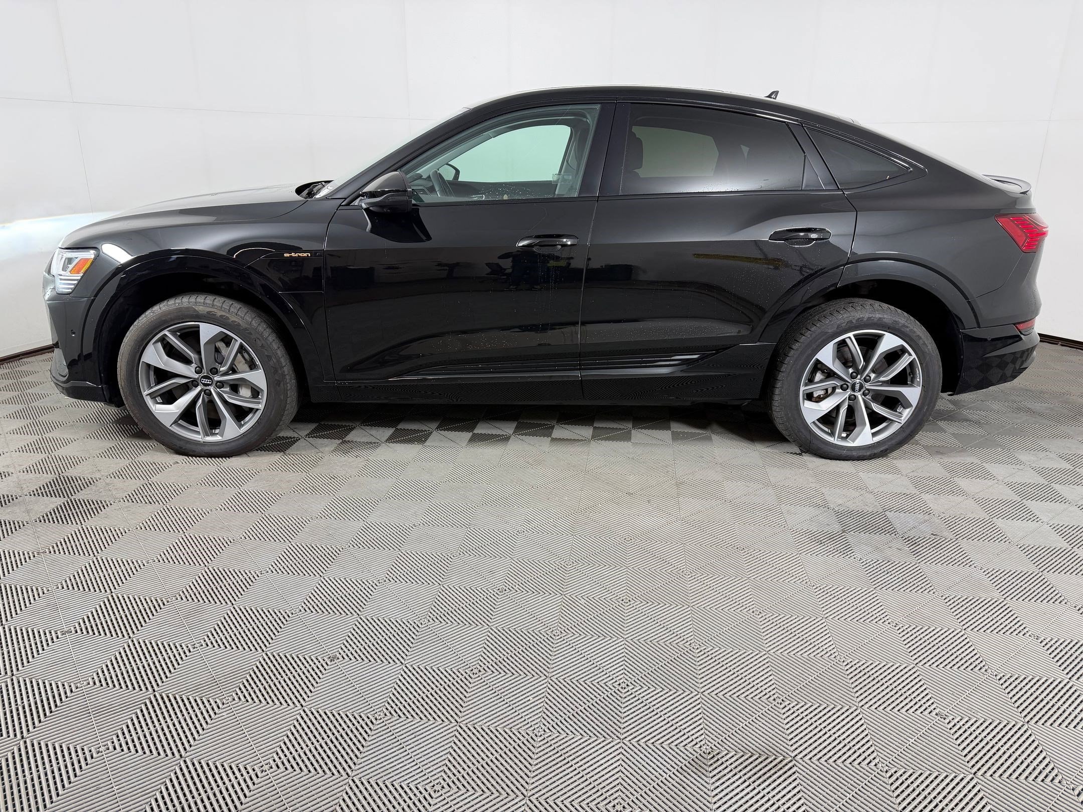 Used 2021 Audi e-tron Sportback Premium Plus with VIN WA12AAGE7MB002538 for sale in Rockville, MD