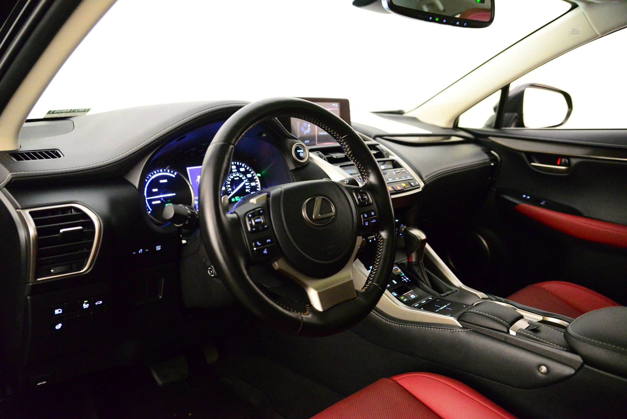 2021 Lexus NX 300h photo 3