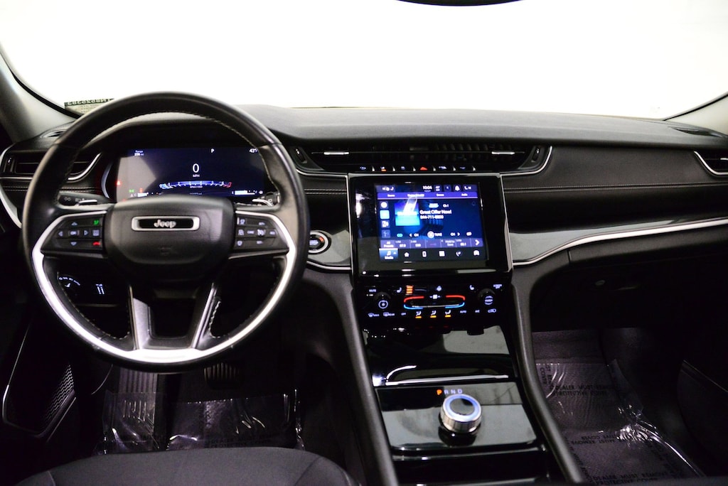 Used 2022 Jeep New Grand Cherokee Laredo SUV