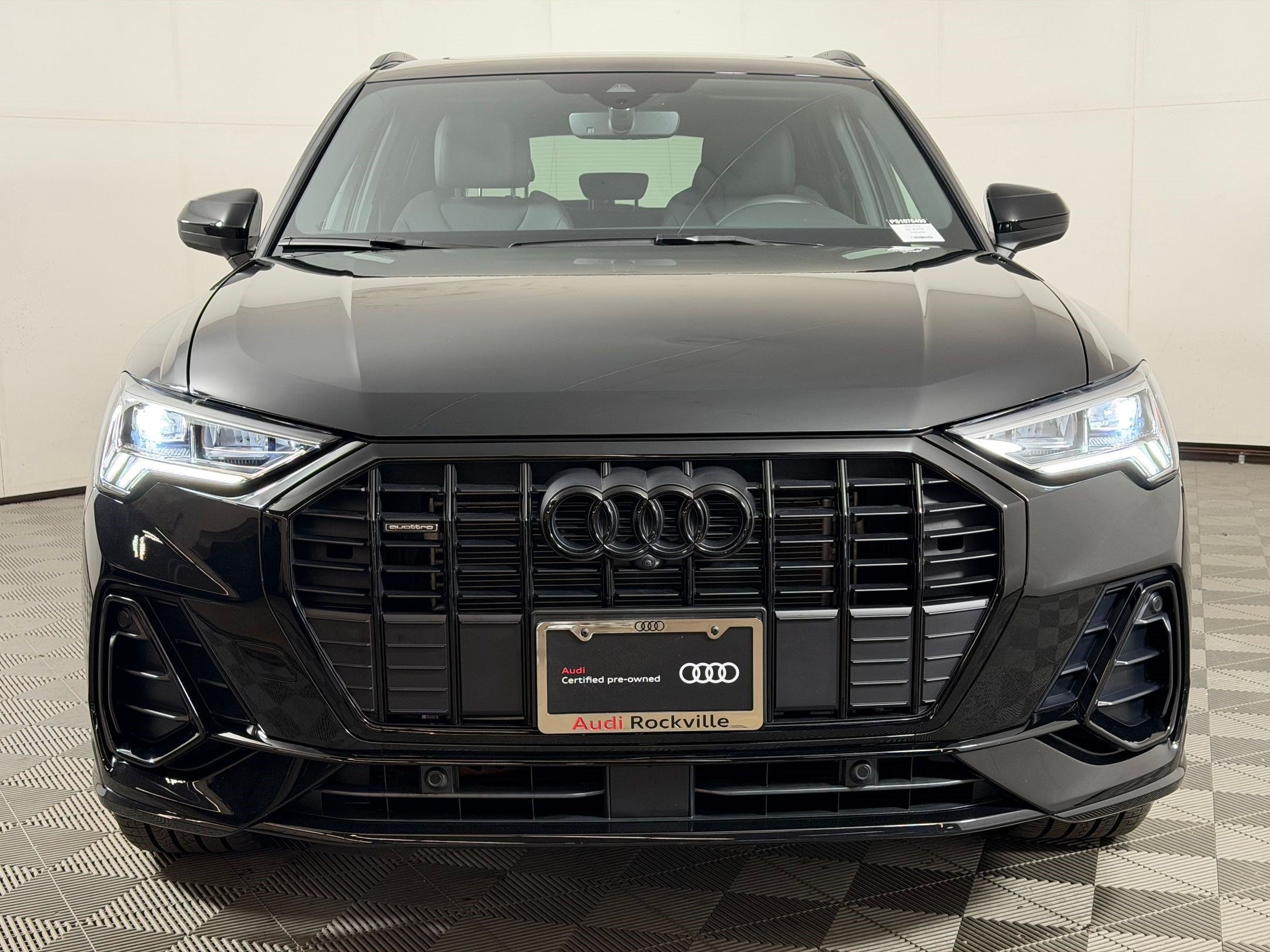 Q3 S Line Premium Plus SUV