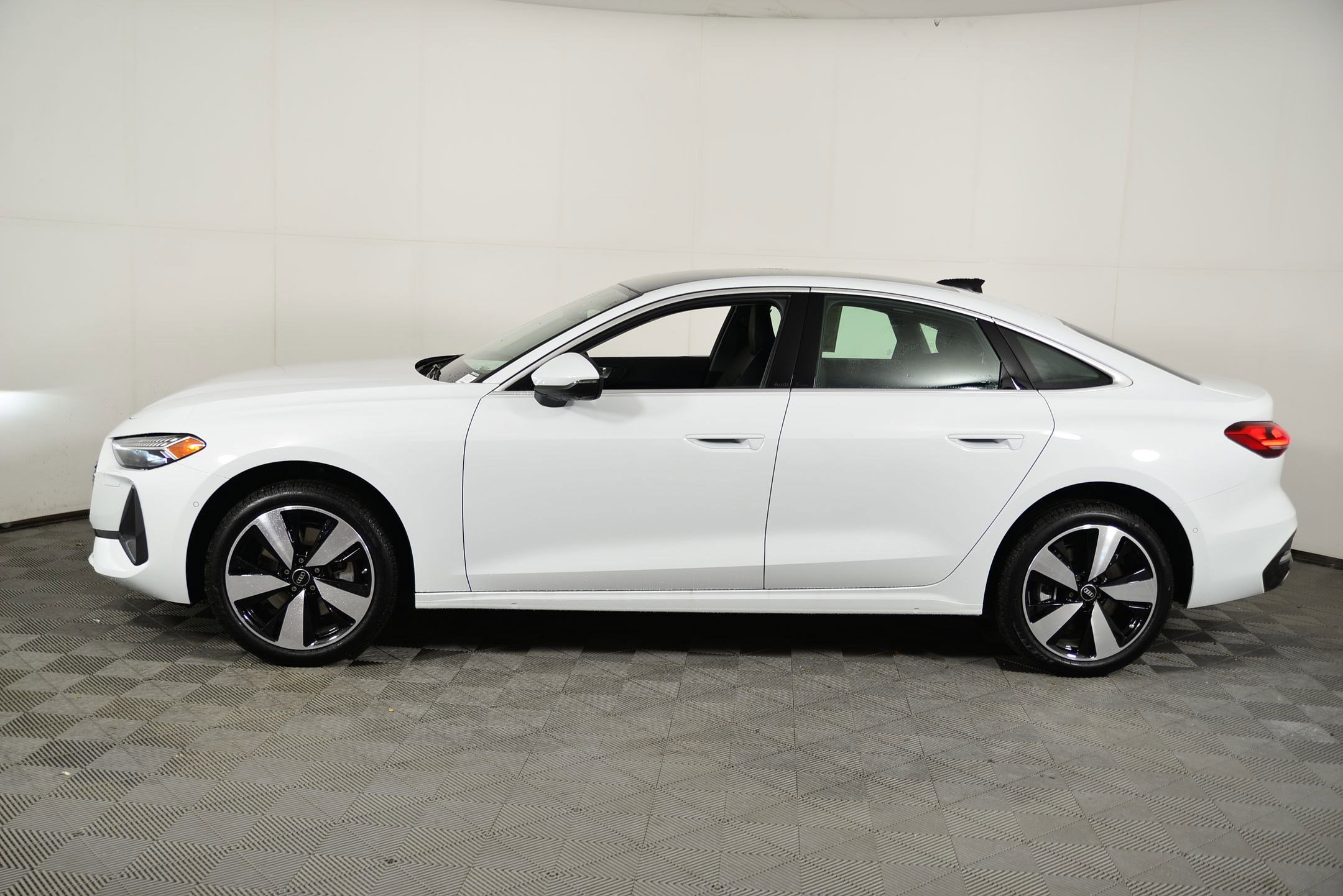 2025 Audi A5 2.0T Prestige photo 2