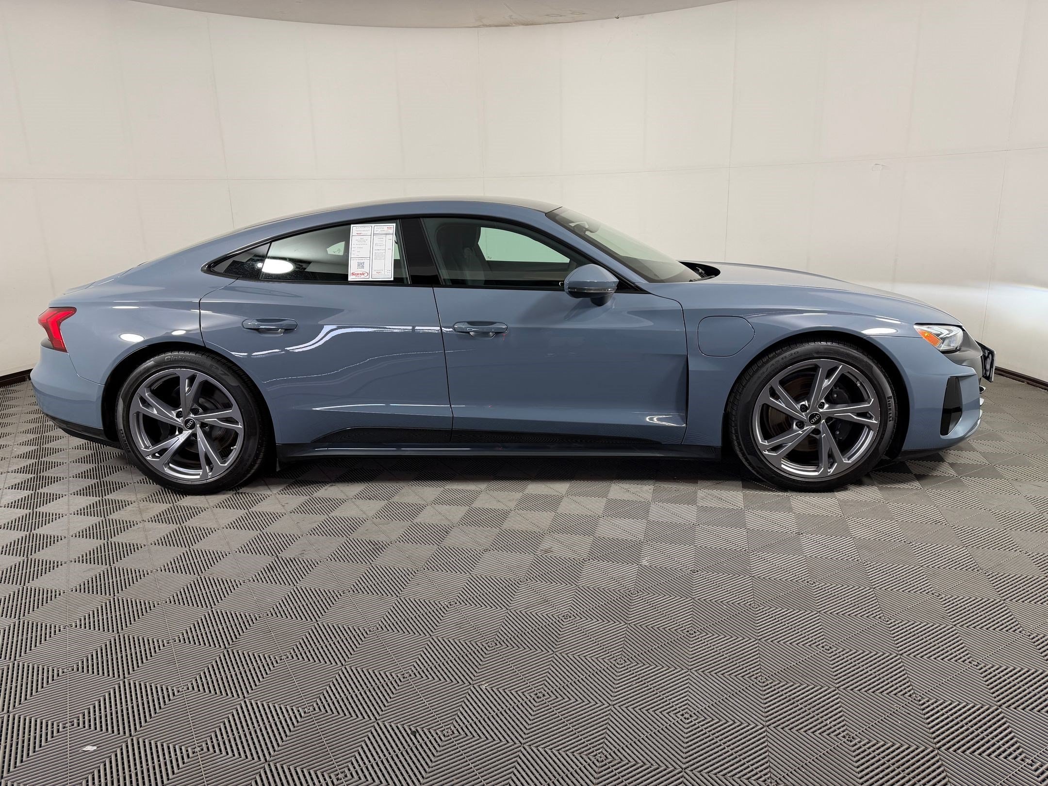 E-tron GT Premium Plus Sedan
