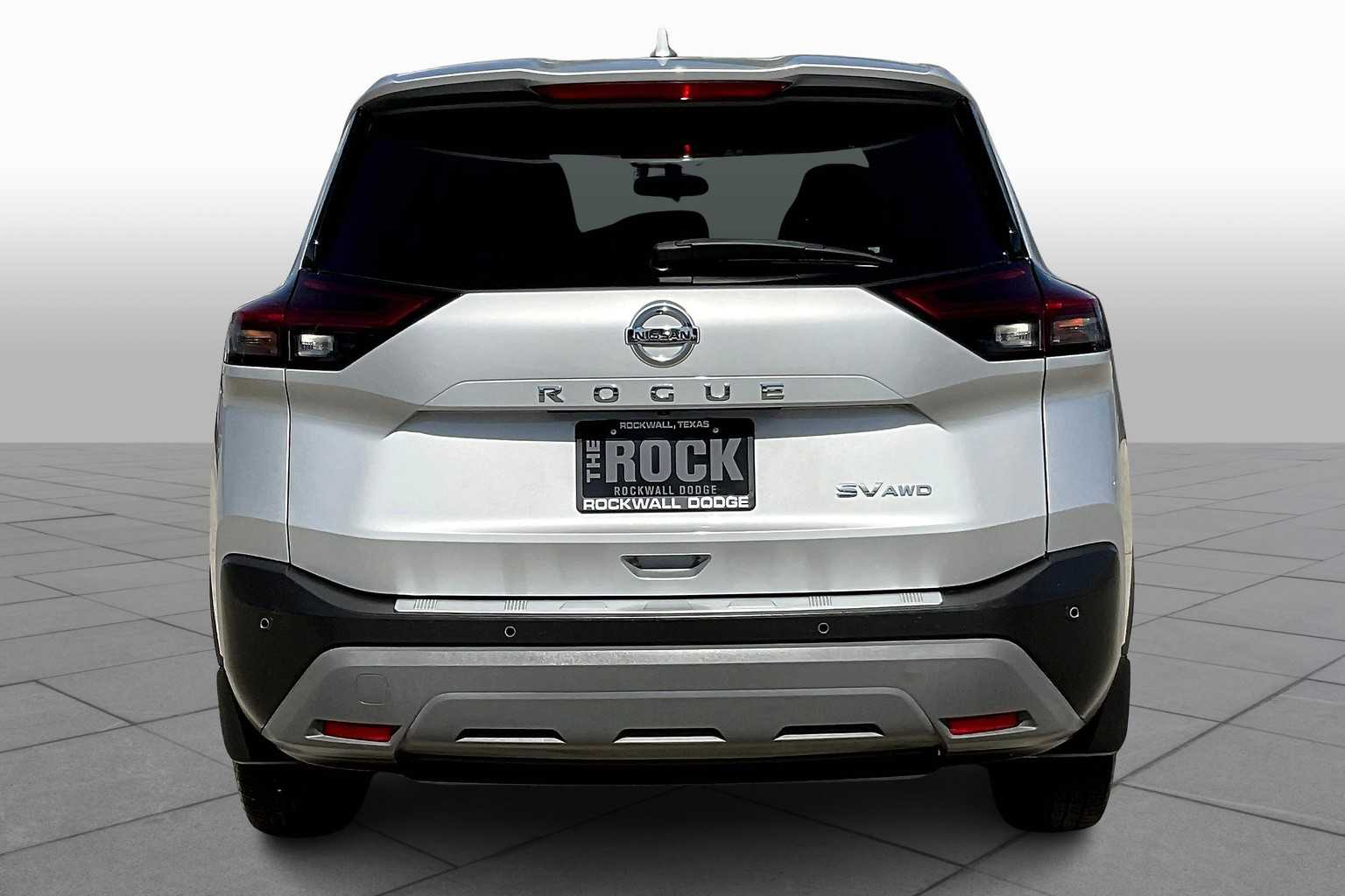 2021 Nissan Rogue SV photo 4