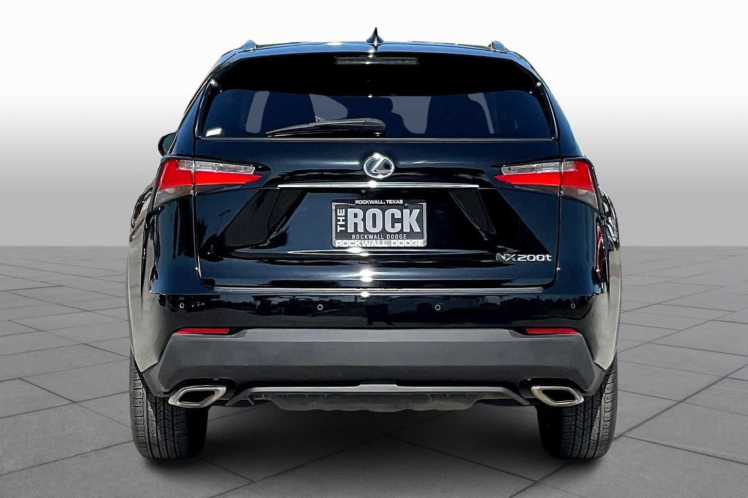 2017 Lexus NX 200t Luxury photo 4