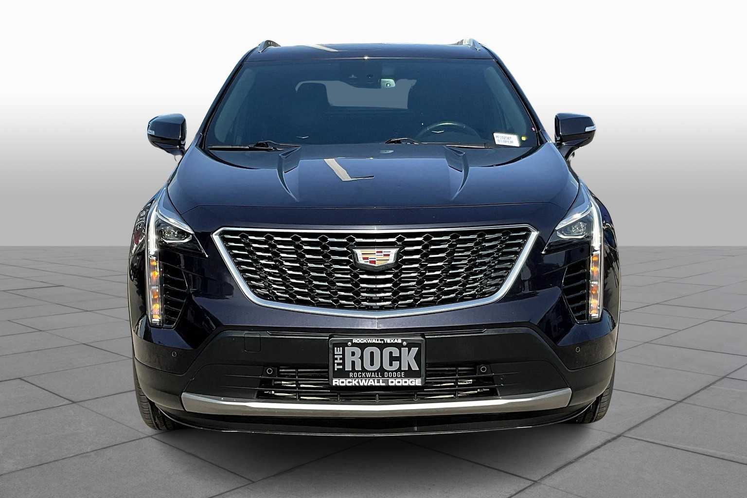 2023 Cadillac XT4 Premium Luxury photo 3
