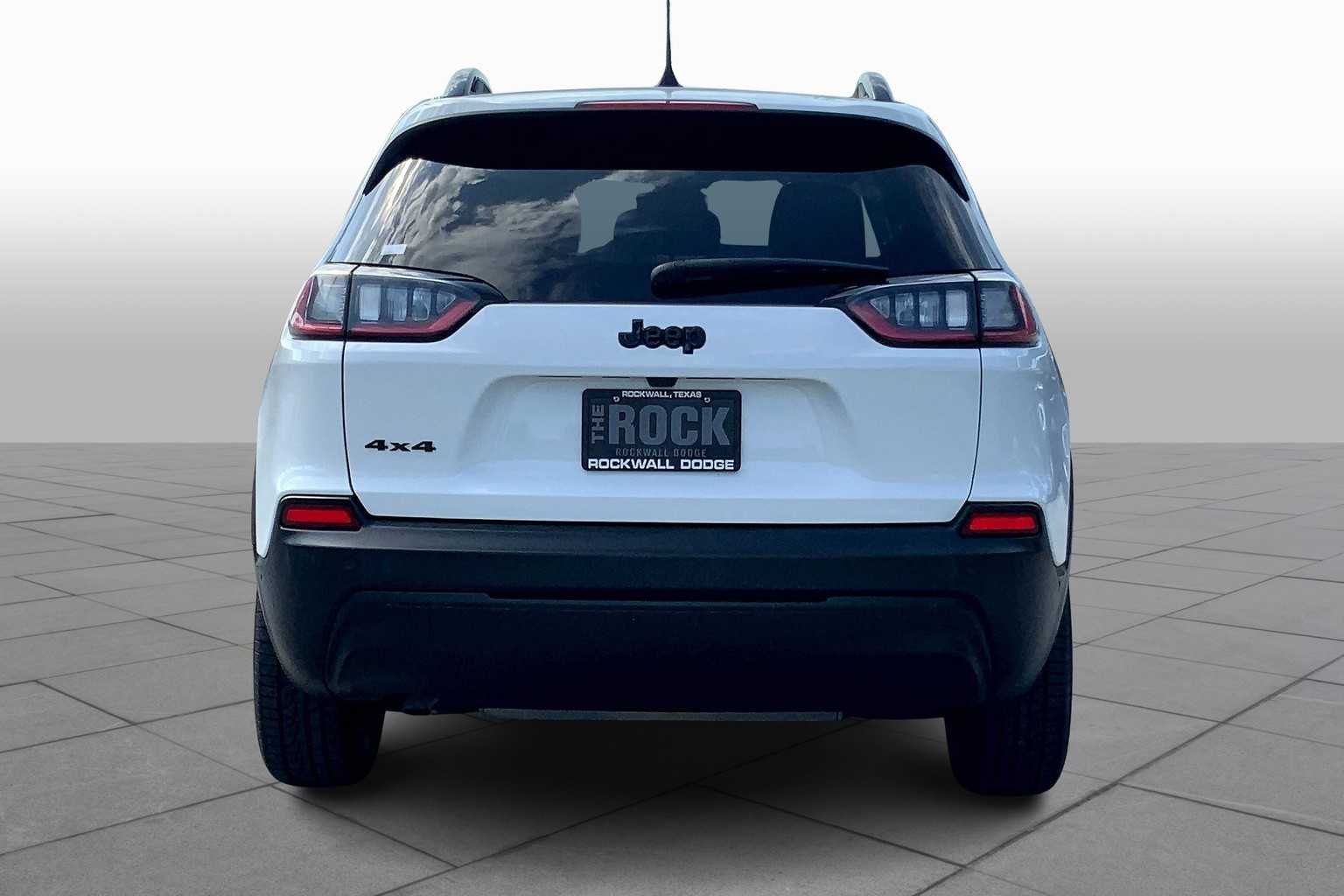 2023 Jeep Cherokee Altitude Lux photo 4