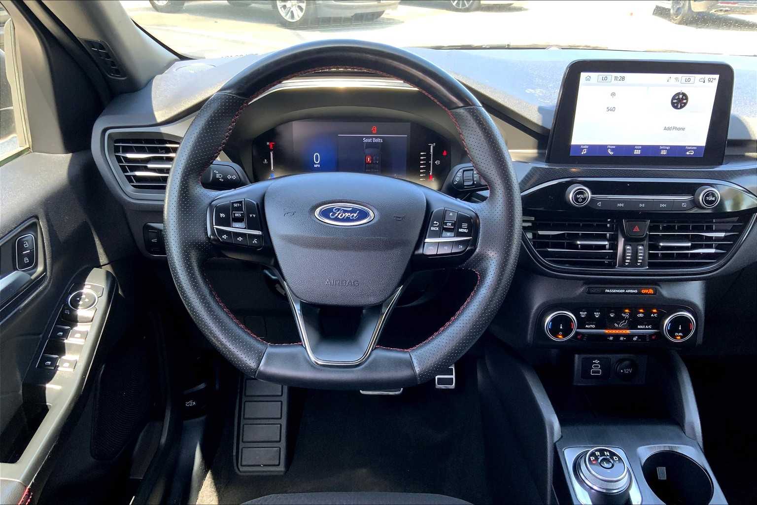 2024 Ford Escape ST-Line photo 4