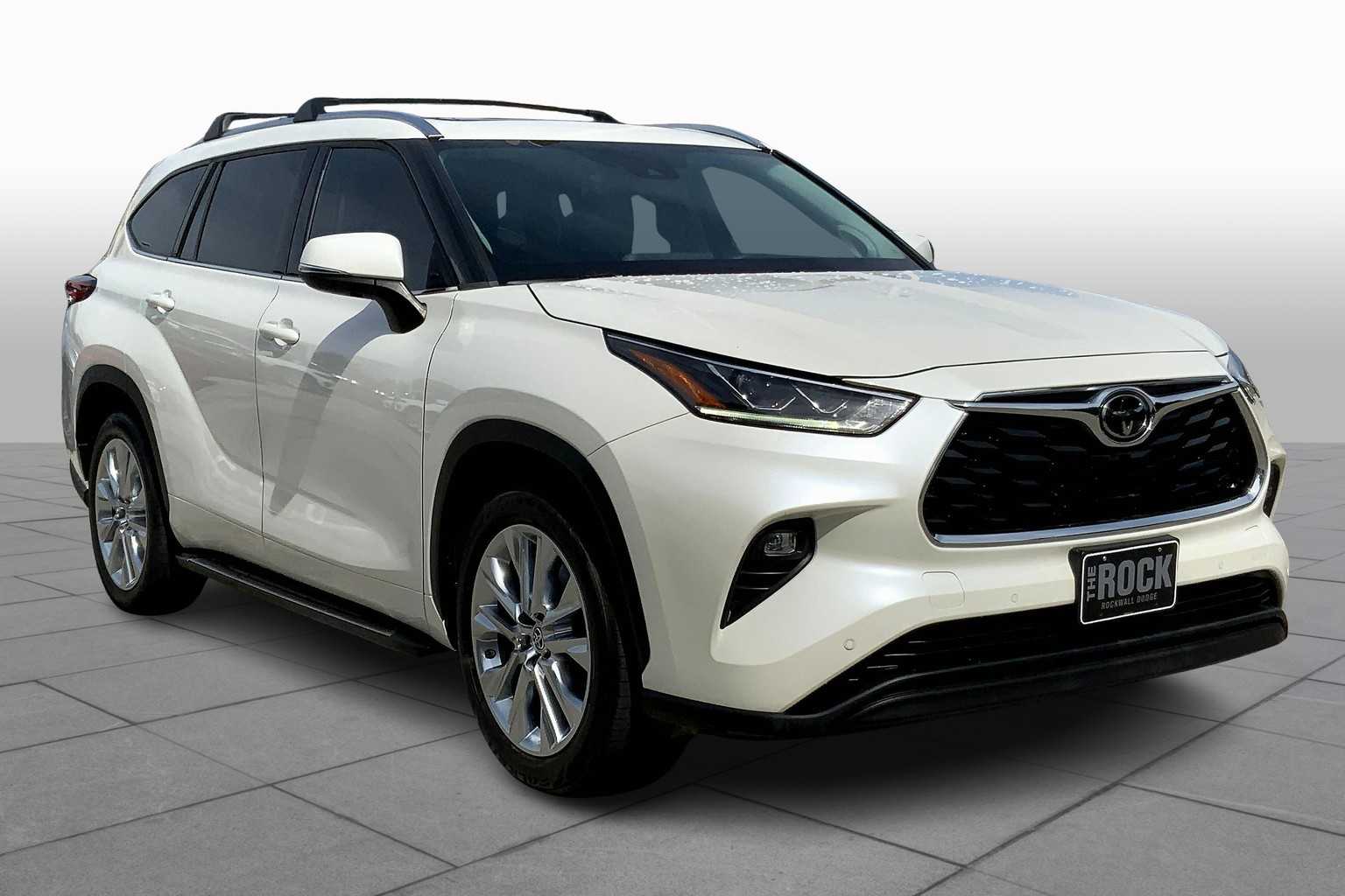 2021 Toyota Highlander Limited photo 2