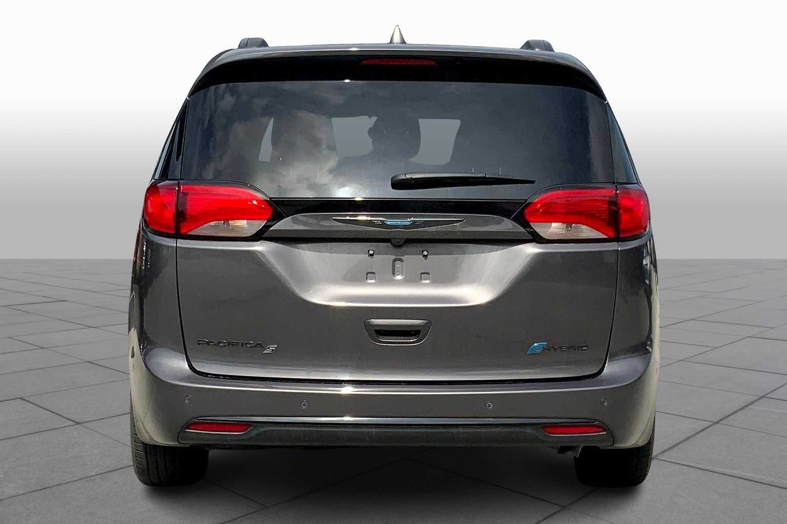 2020 Chrysler Pacifica Hybrid Limited photo 4