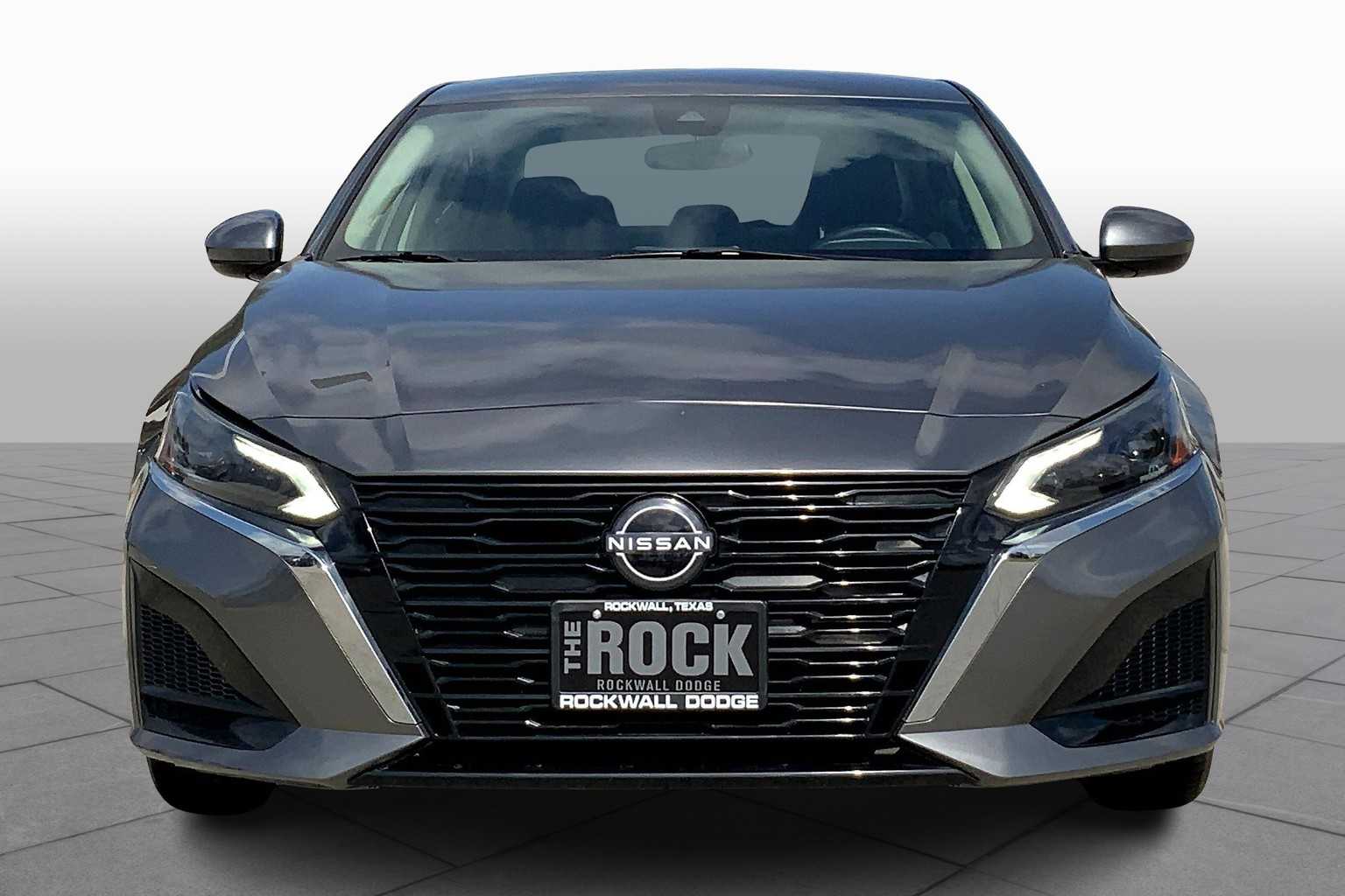 2023 Nissan Altima 2.5 SV photo 2