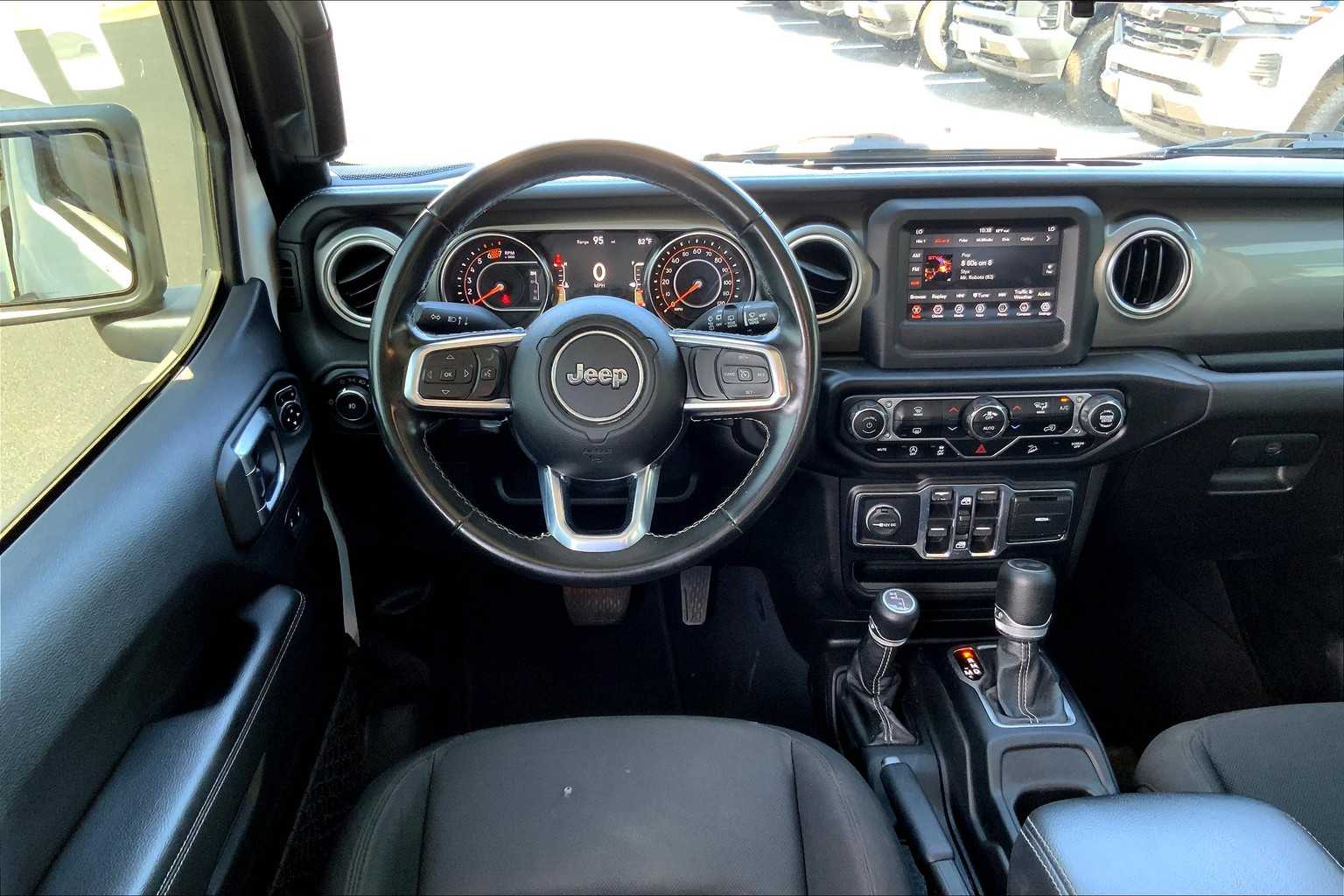 2020 Jeep Wrangler Unlimited Sahara photo 4