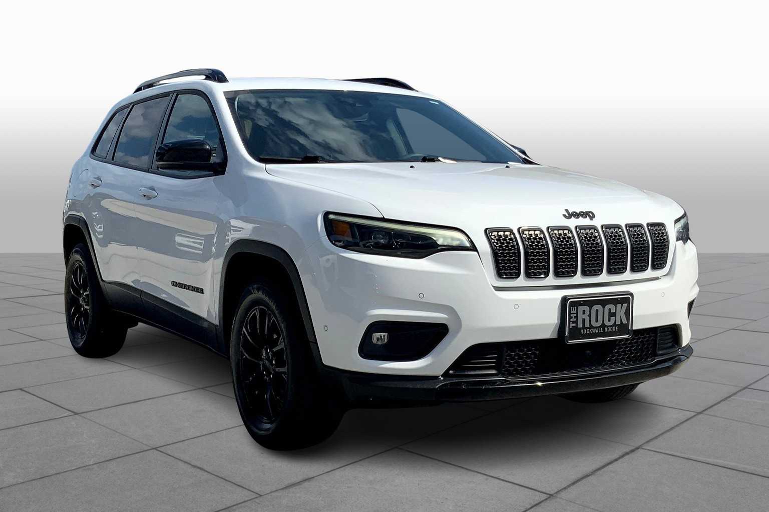 2023 Jeep Cherokee Altitude Lux photo 2