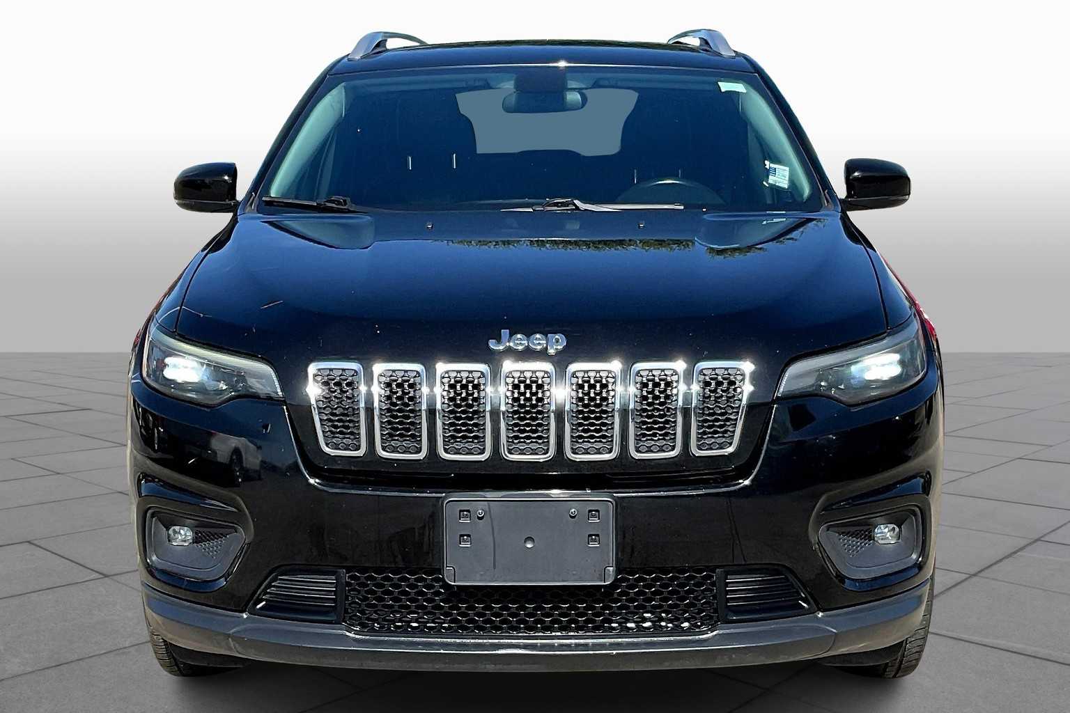 2019 Jeep Cherokee Latitude photo 2