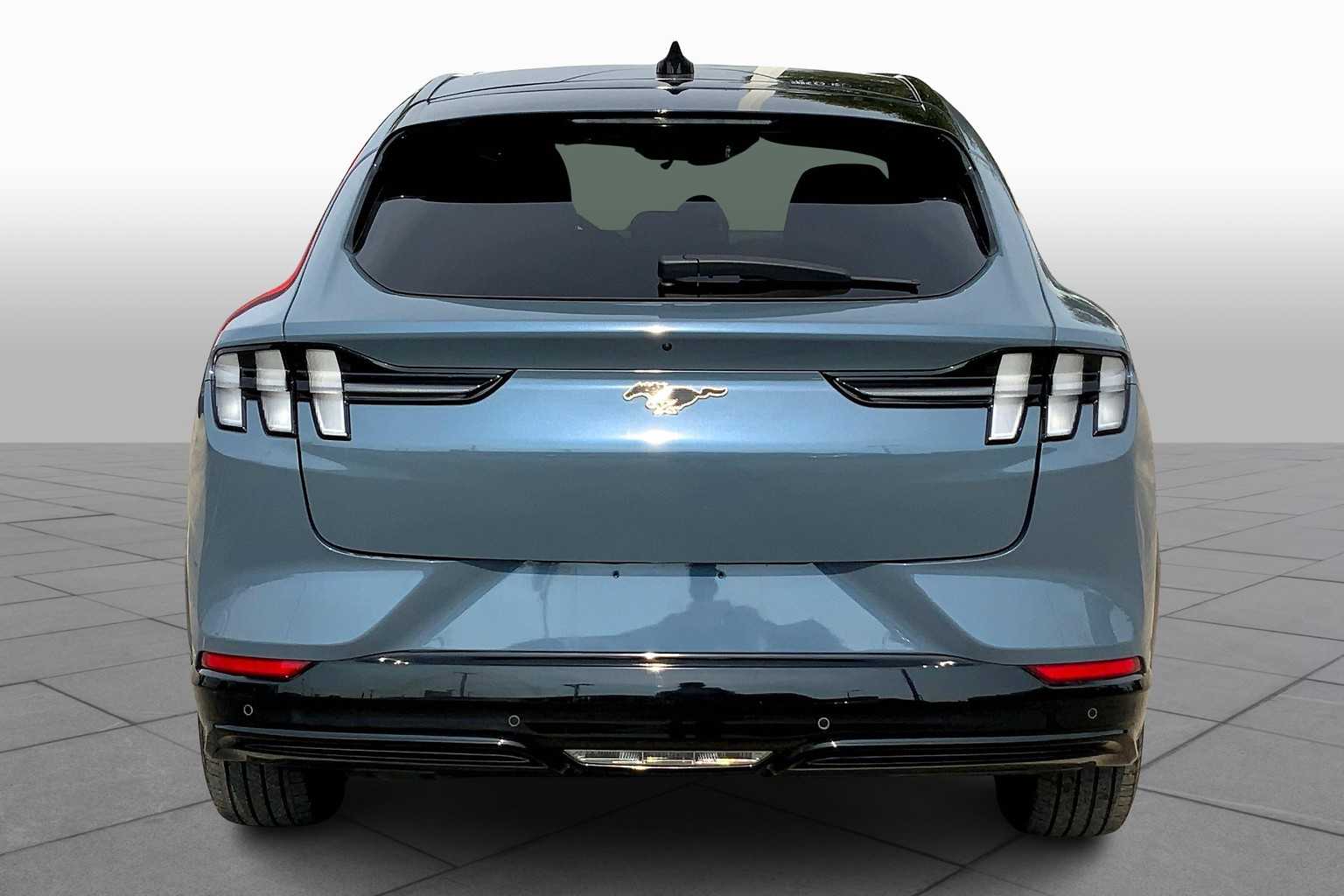 2023 Ford Mustang Mach-E Premium photo 3