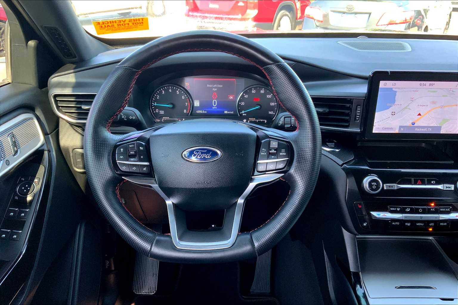 2022 Ford Explorer ST-Line photo 4