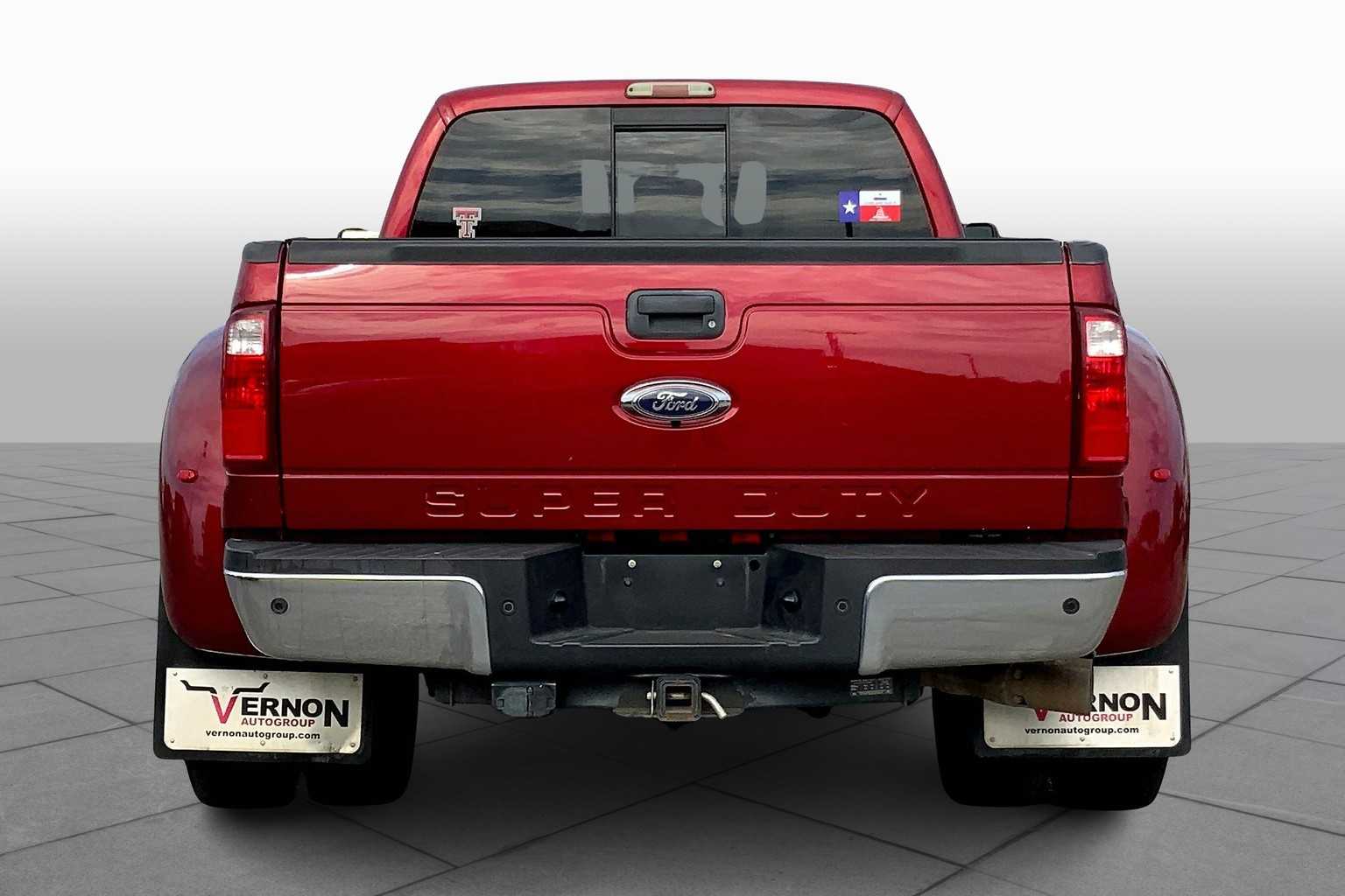 2016 Ford F-350 Lariat photo 3