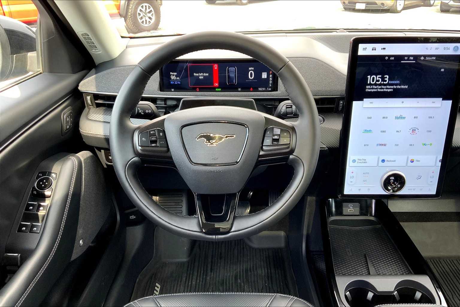 2023 Ford Mustang Mach-E Premium photo 4