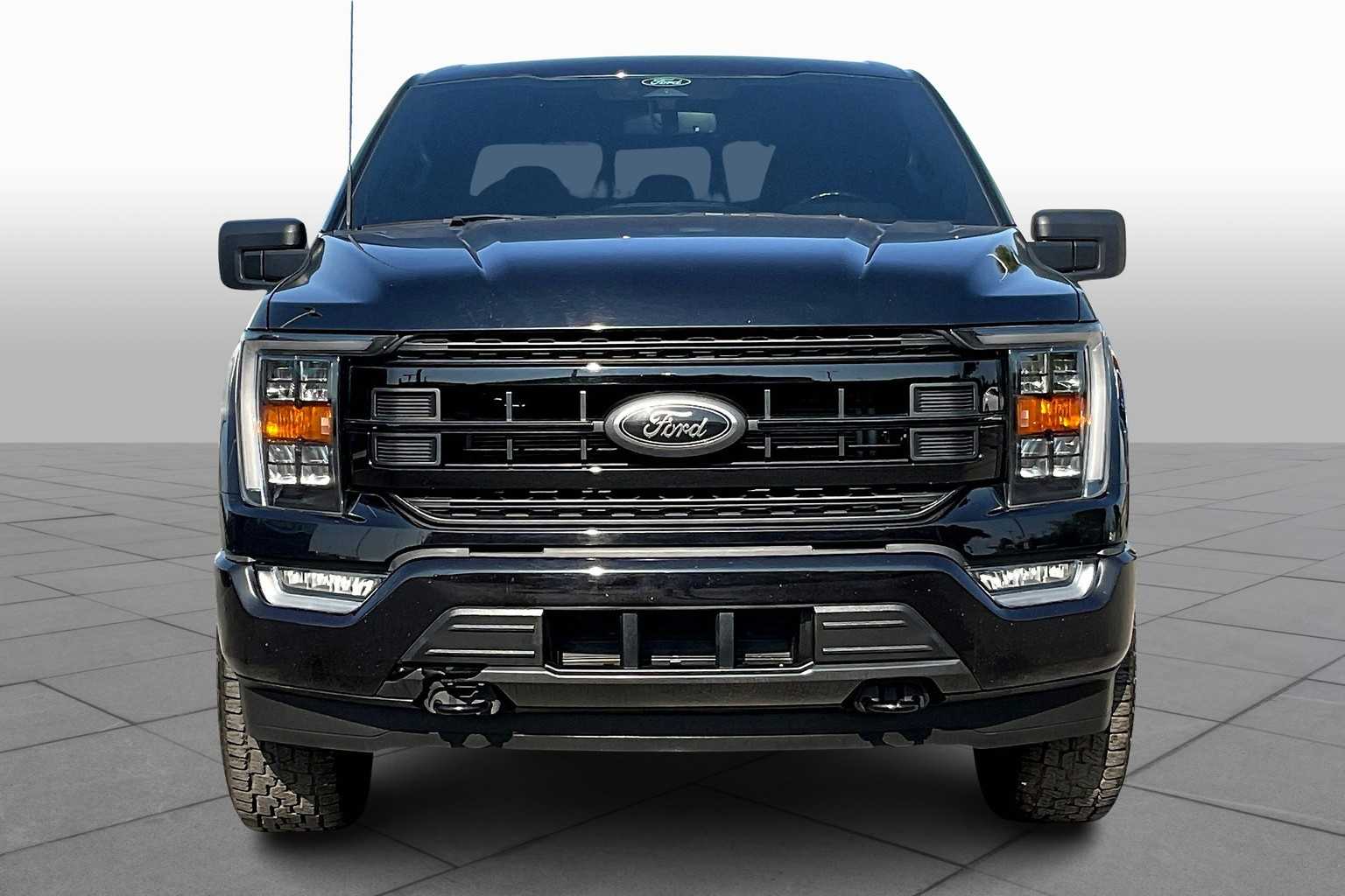 2022 Ford F-150 XLT photo 2