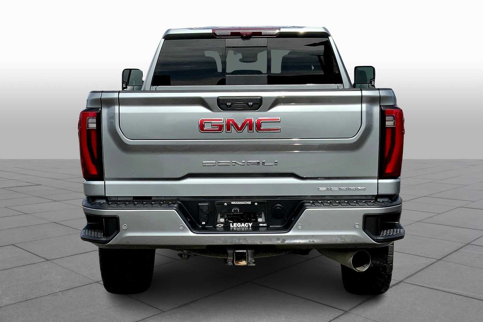 2024 Gmc Sierra 2500 HD Denali photo 3