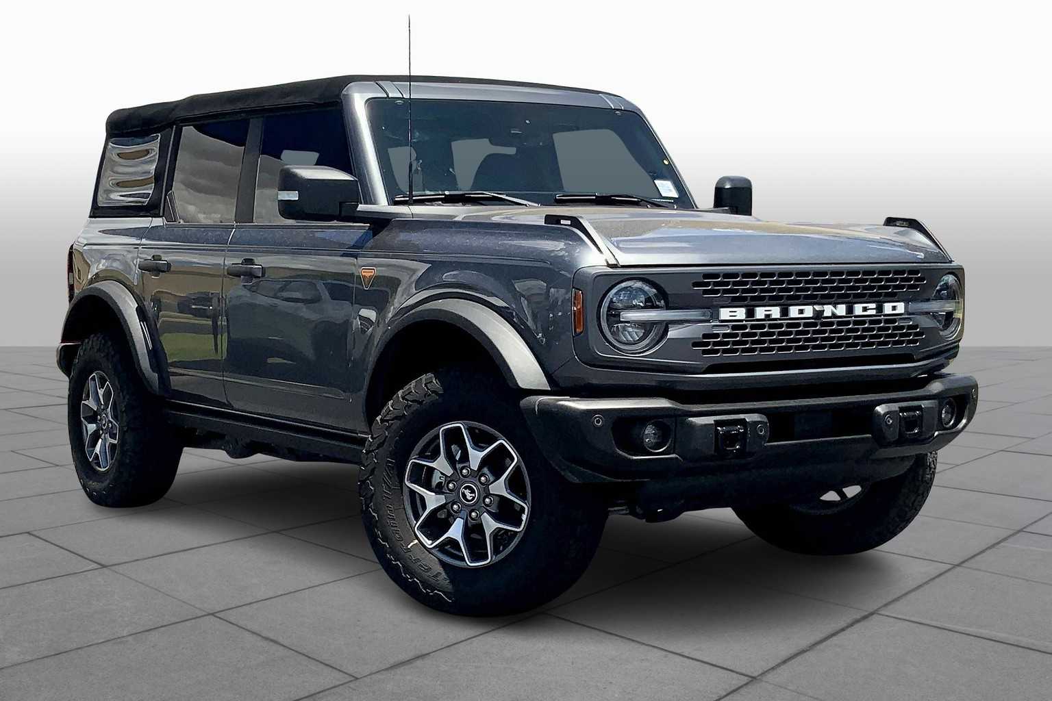 2022 Ford Bronco Badlands photo 2