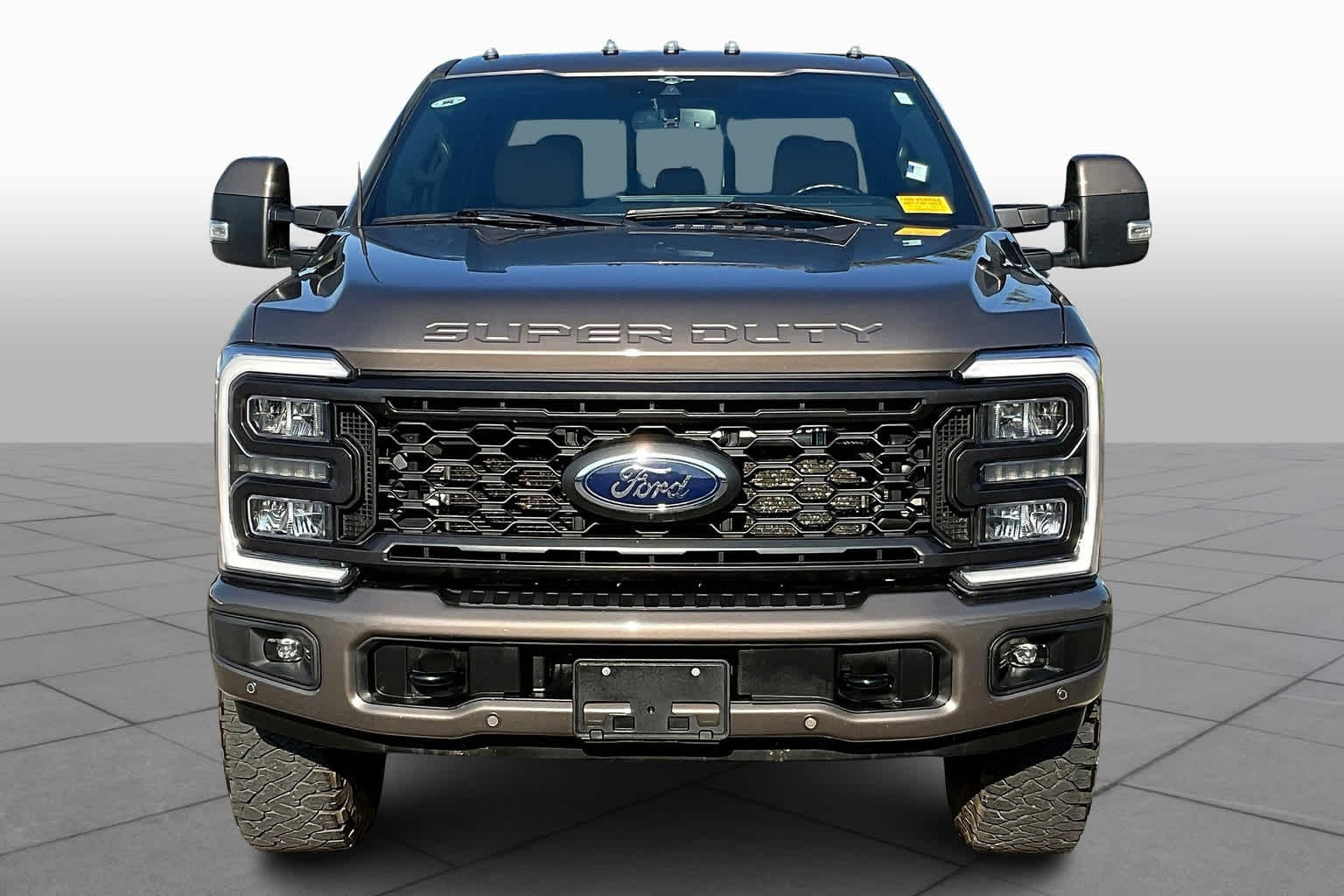 2023 Ford F-250 Lariat photo 2