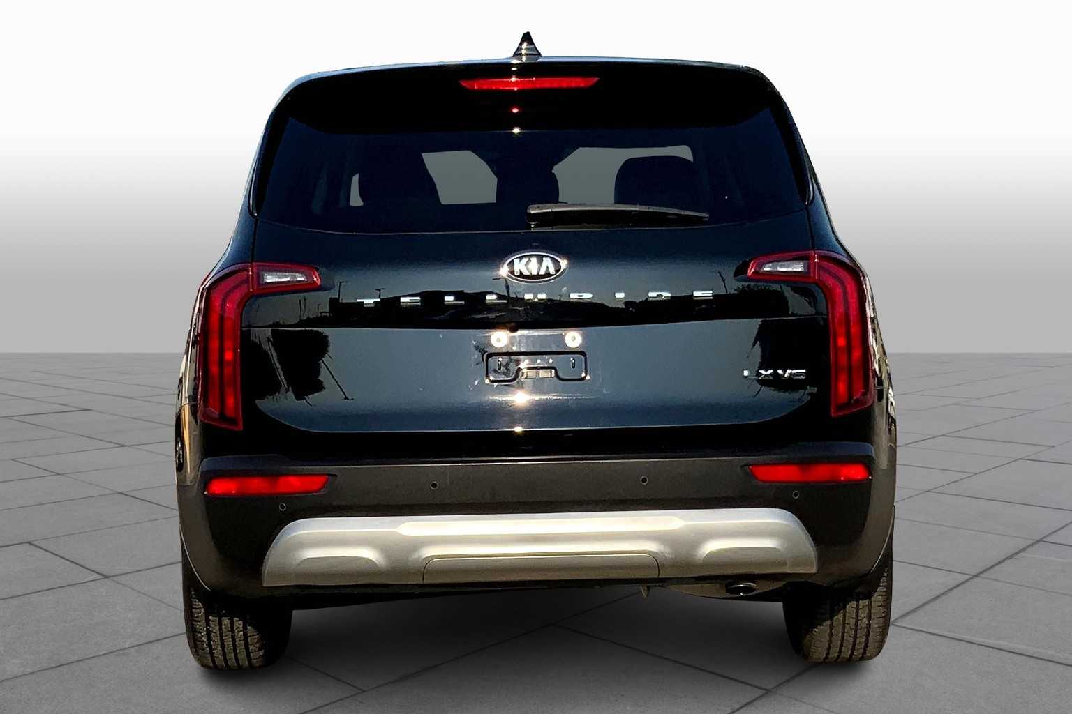 2021 Kia Telluride LX photo 3