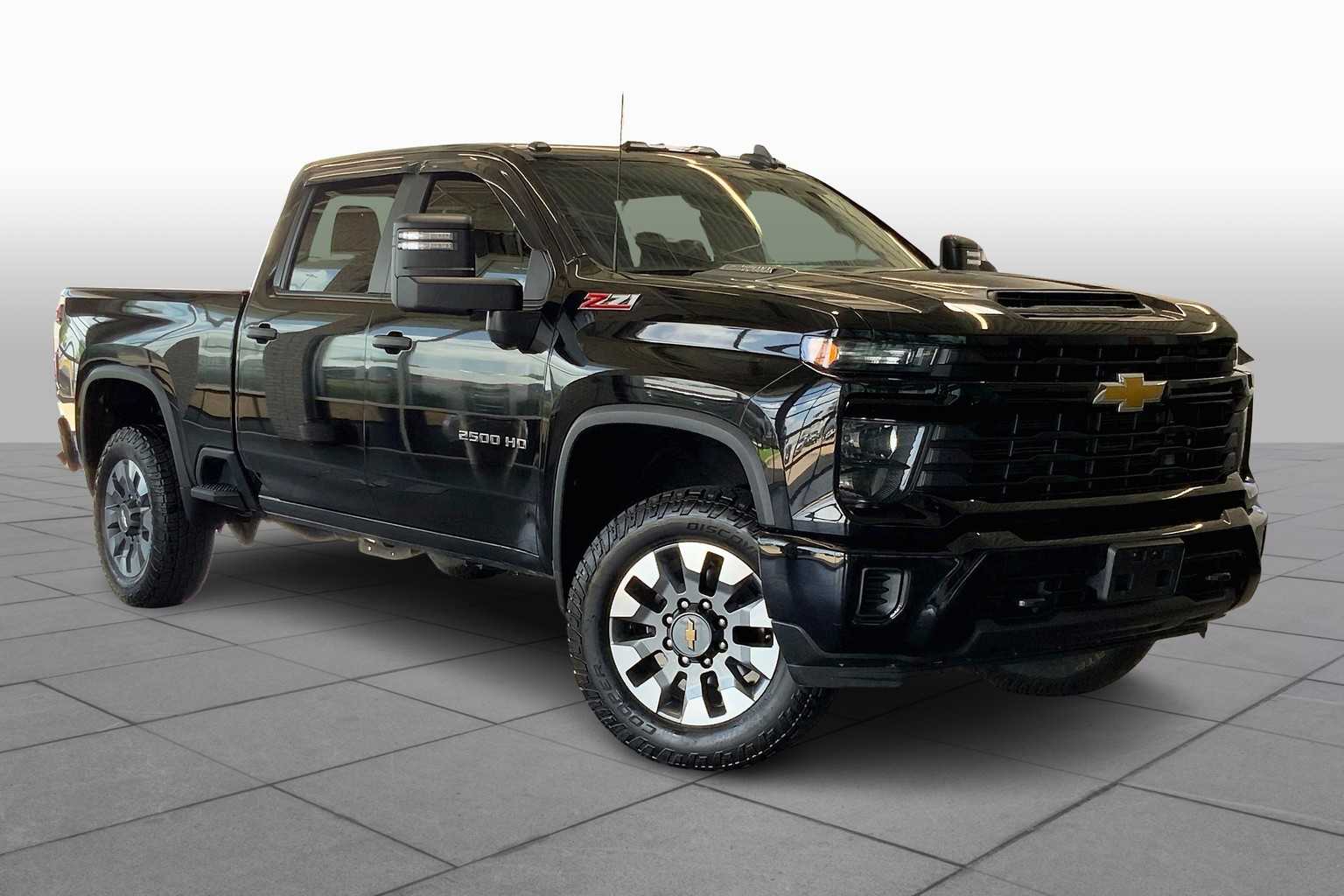 2024 Chevrolet Silverado 2500HD Custom photo 3