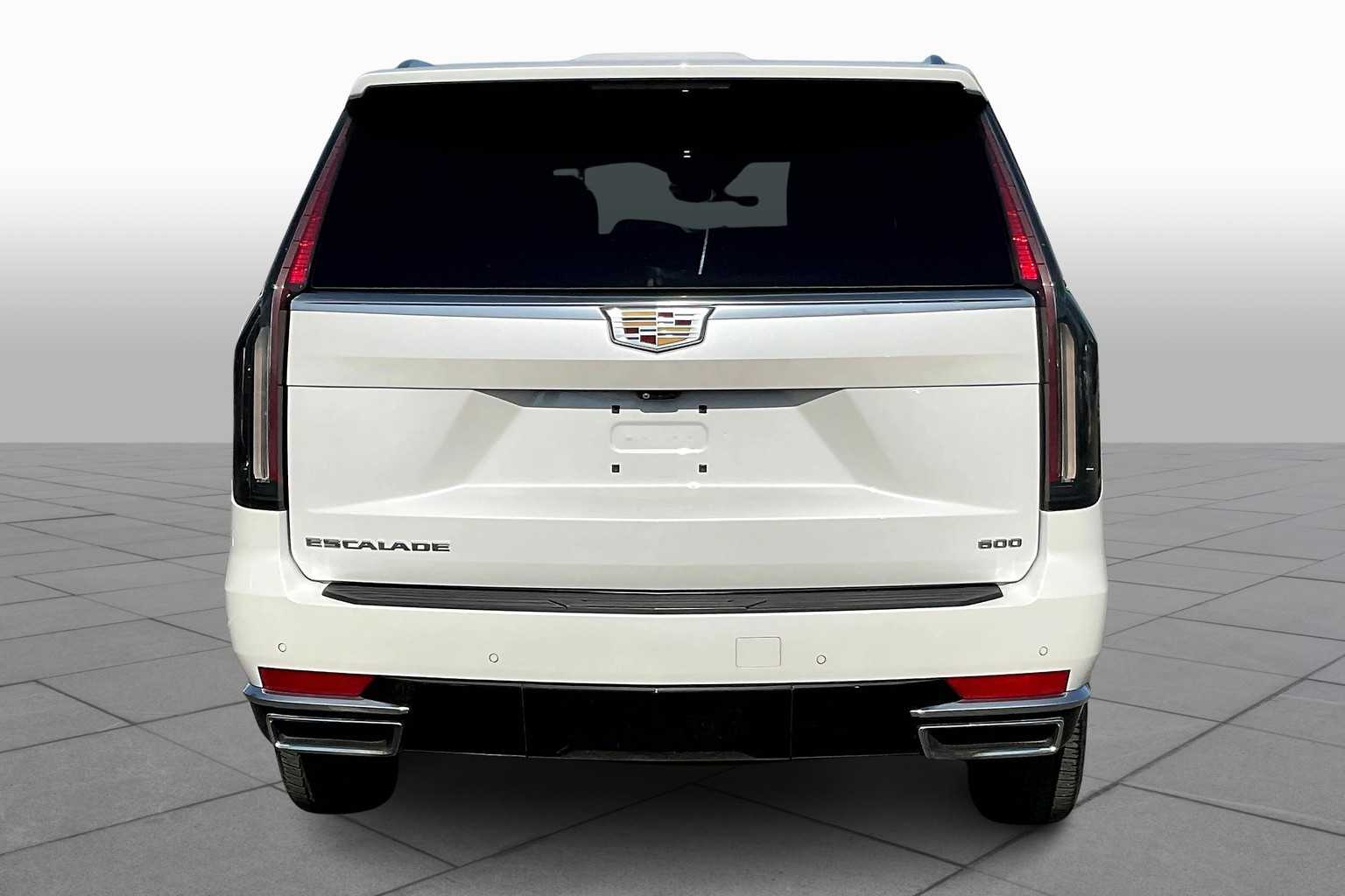 2023 Cadillac Escalade Premium Luxury photo 3