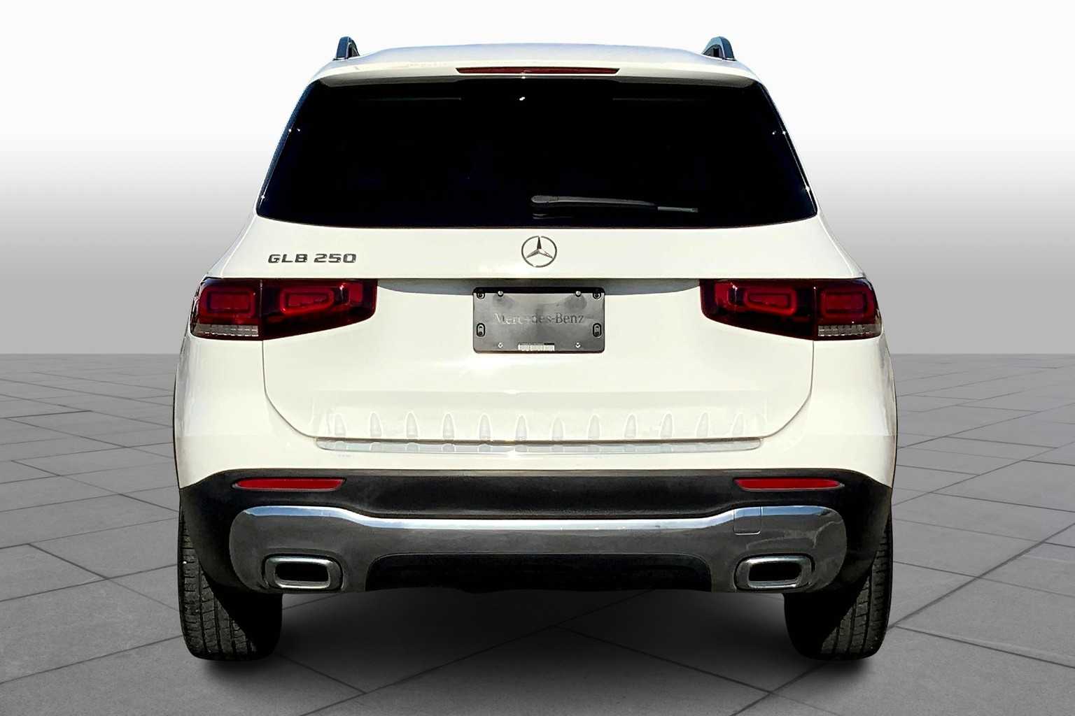 2020 Mercedes Benz GLB 250 photo 3