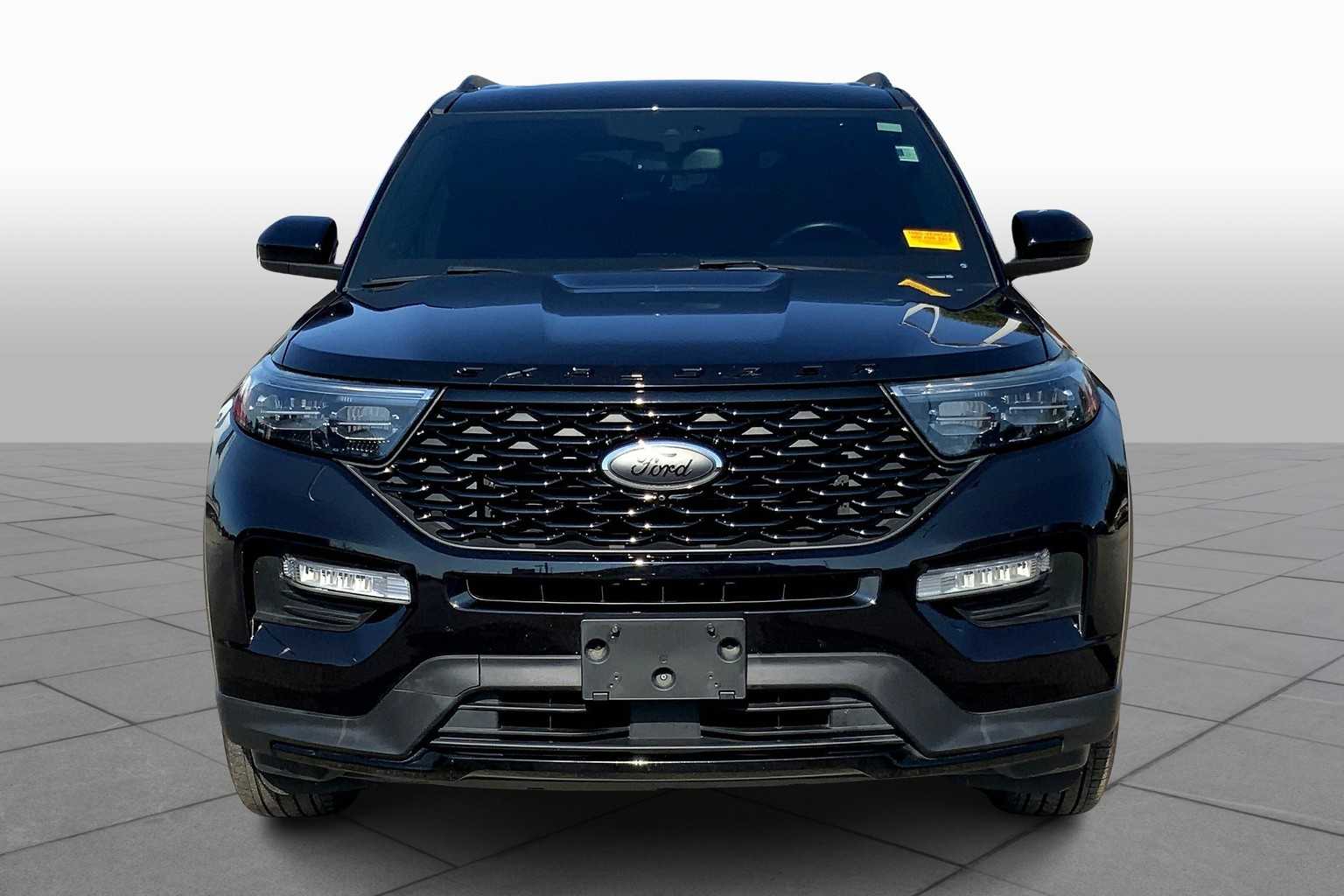 2022 Ford Explorer ST-Line photo 2