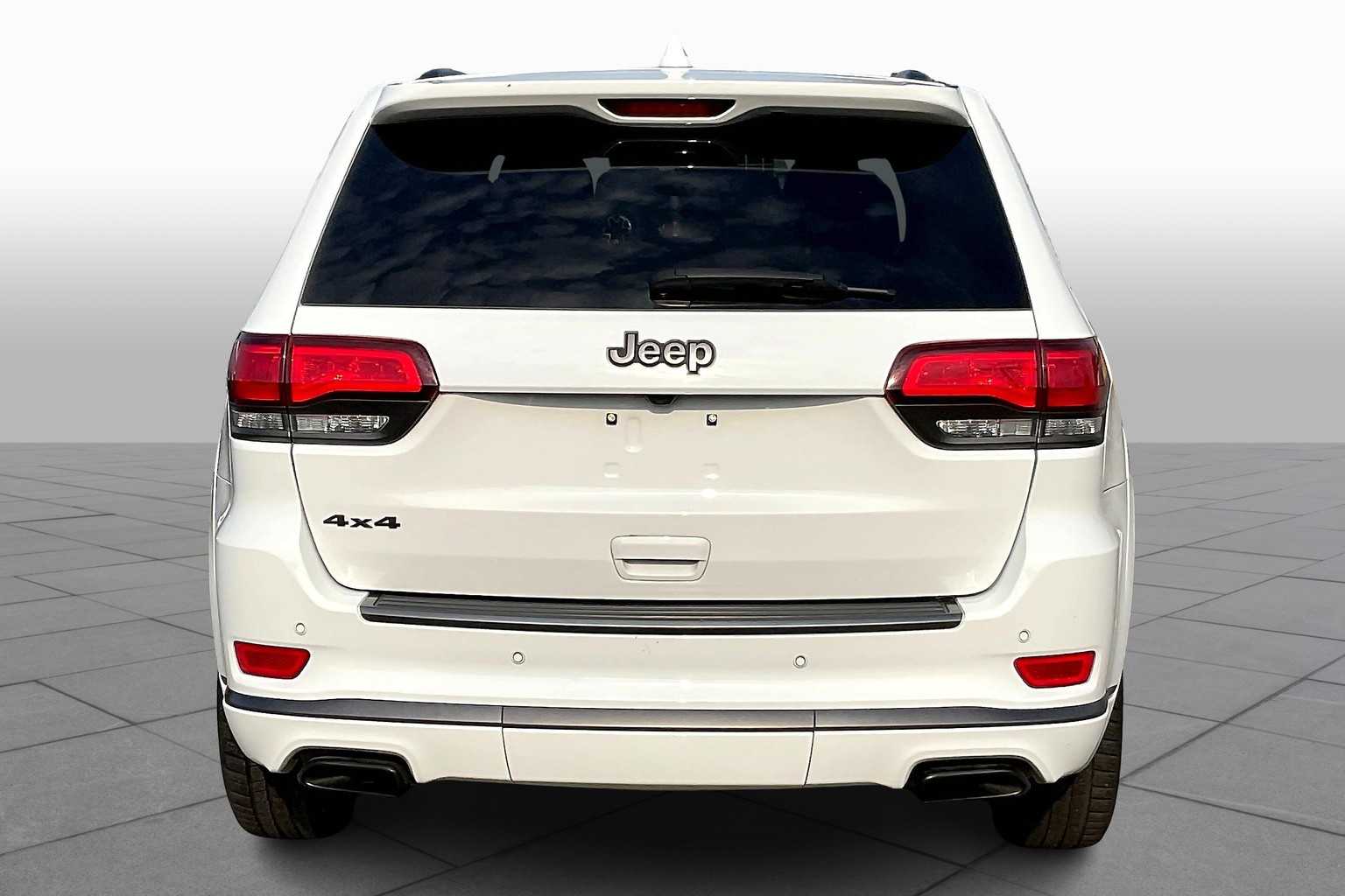 2021 Jeep Grand Cherokee Overland photo 2