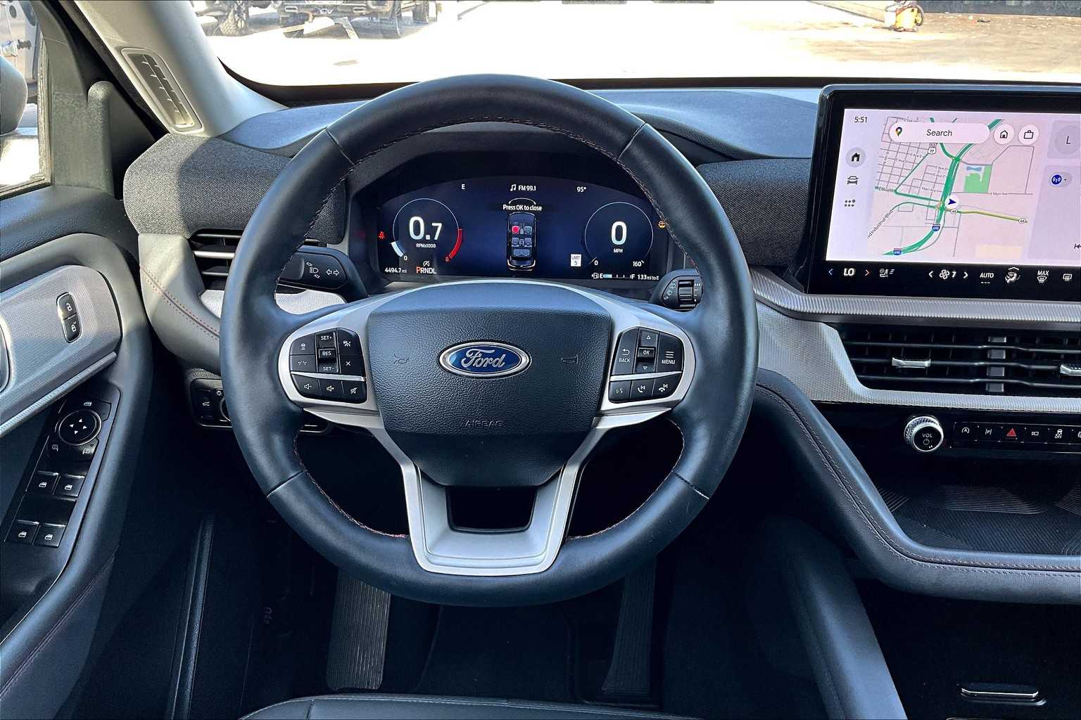 2025 Ford Explorer photo 2
